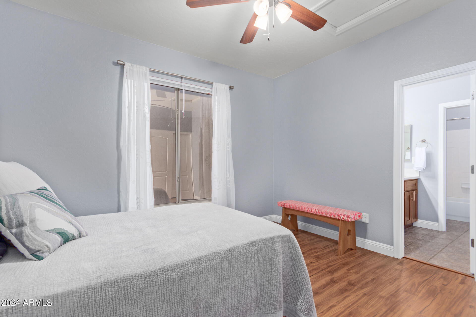 7611 E ROLAND Circle