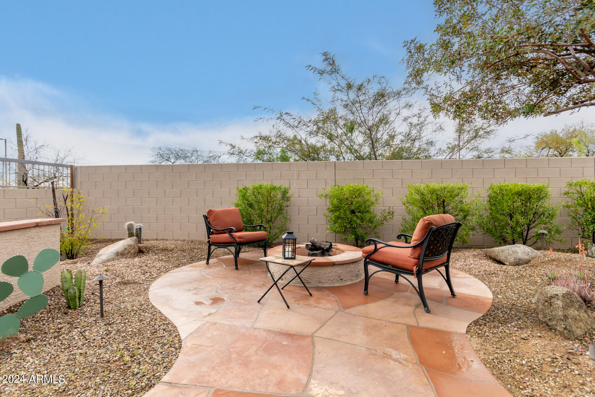 7611 E ROLAND Circle