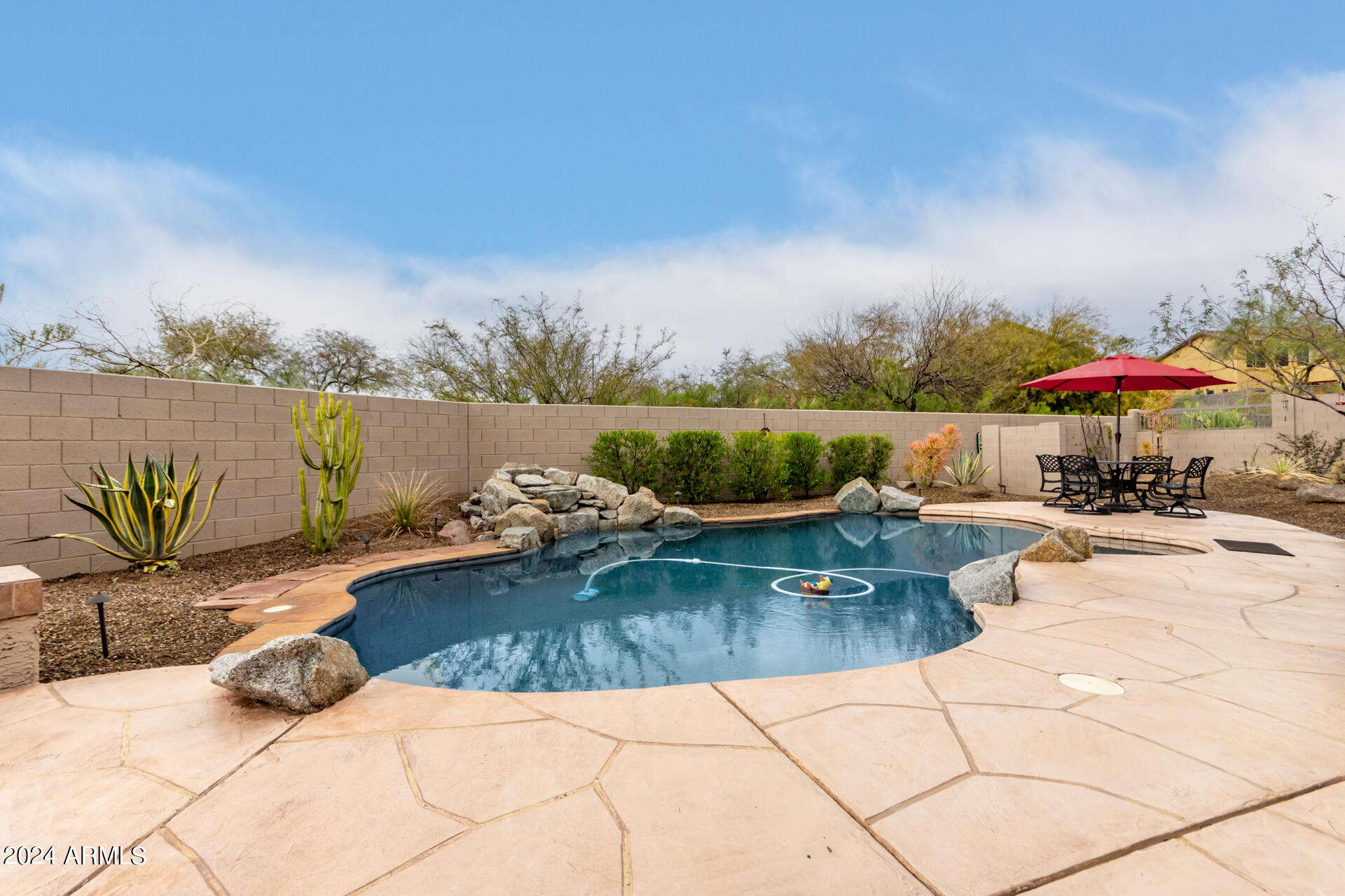 7611 E ROLAND Circle