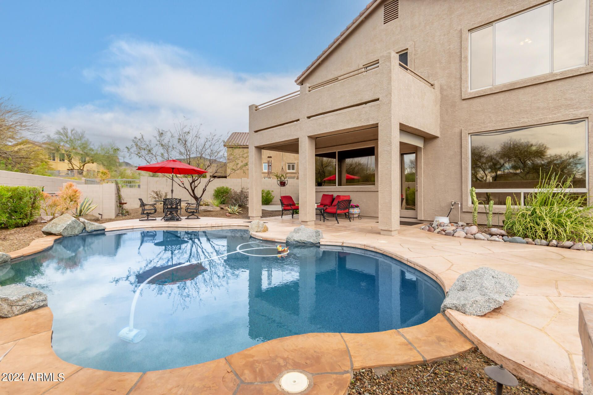 7611 E ROLAND Circle