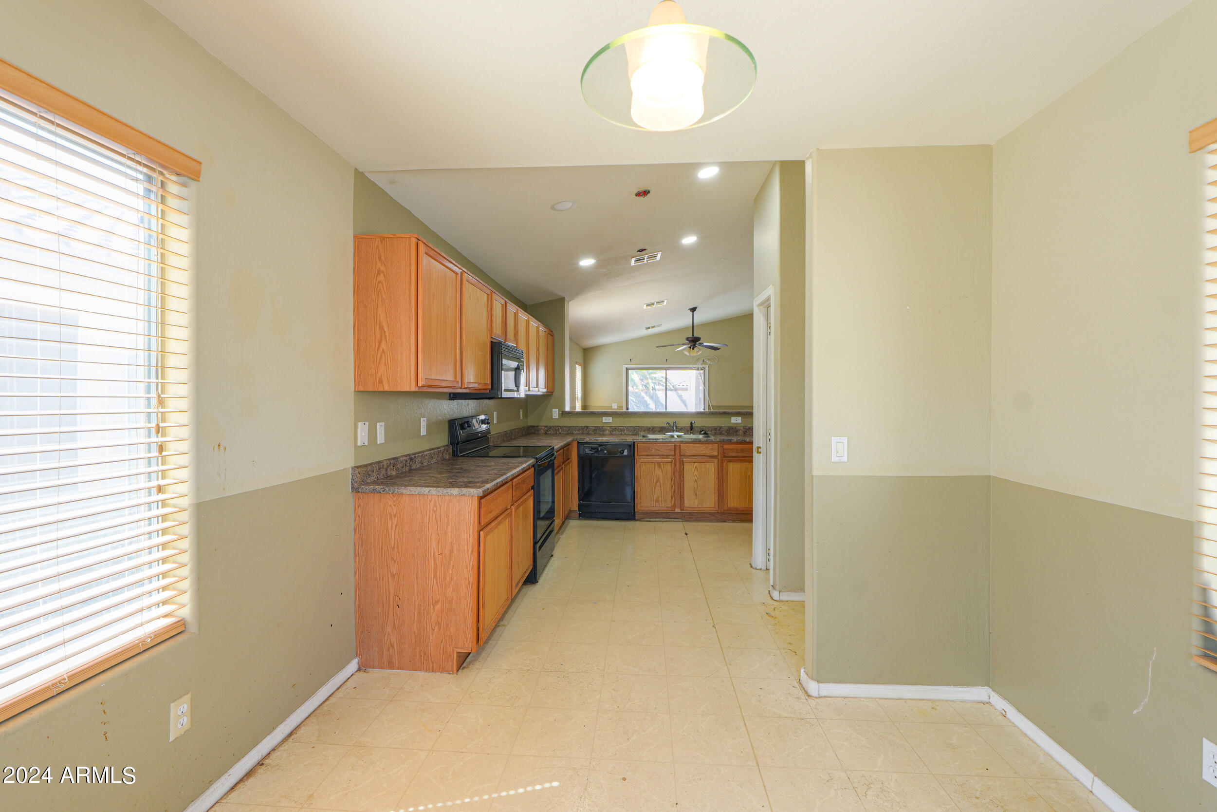 45546 W TULIP Lane