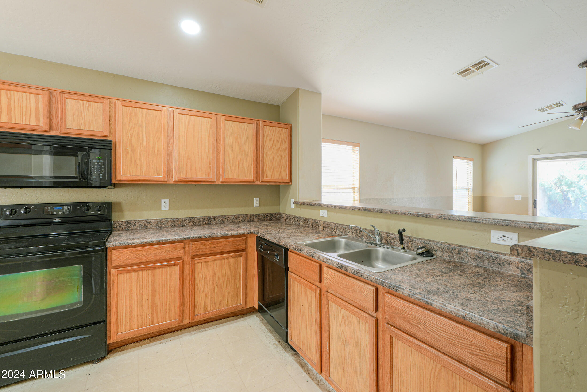 45546 W TULIP Lane