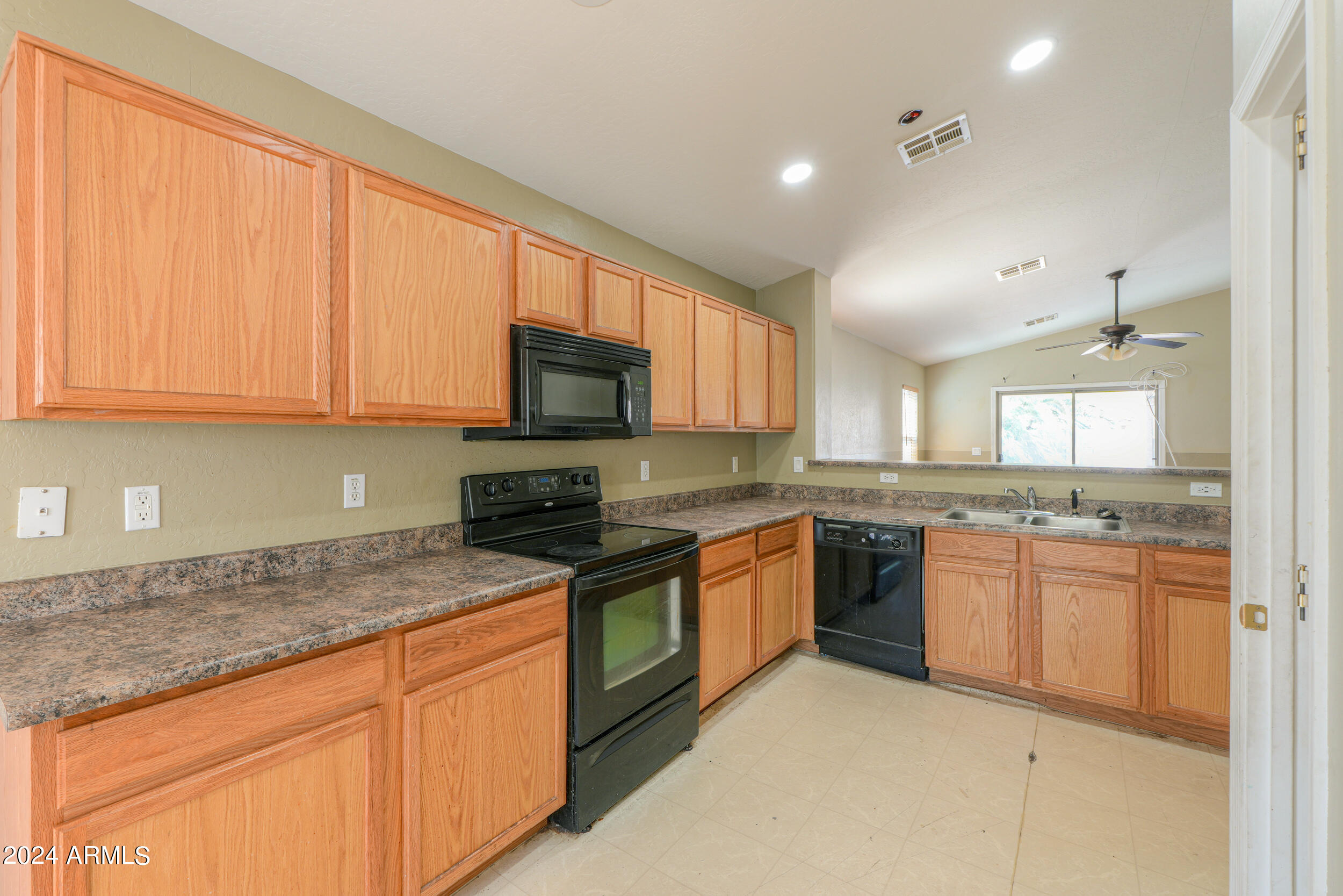 45546 W TULIP Lane