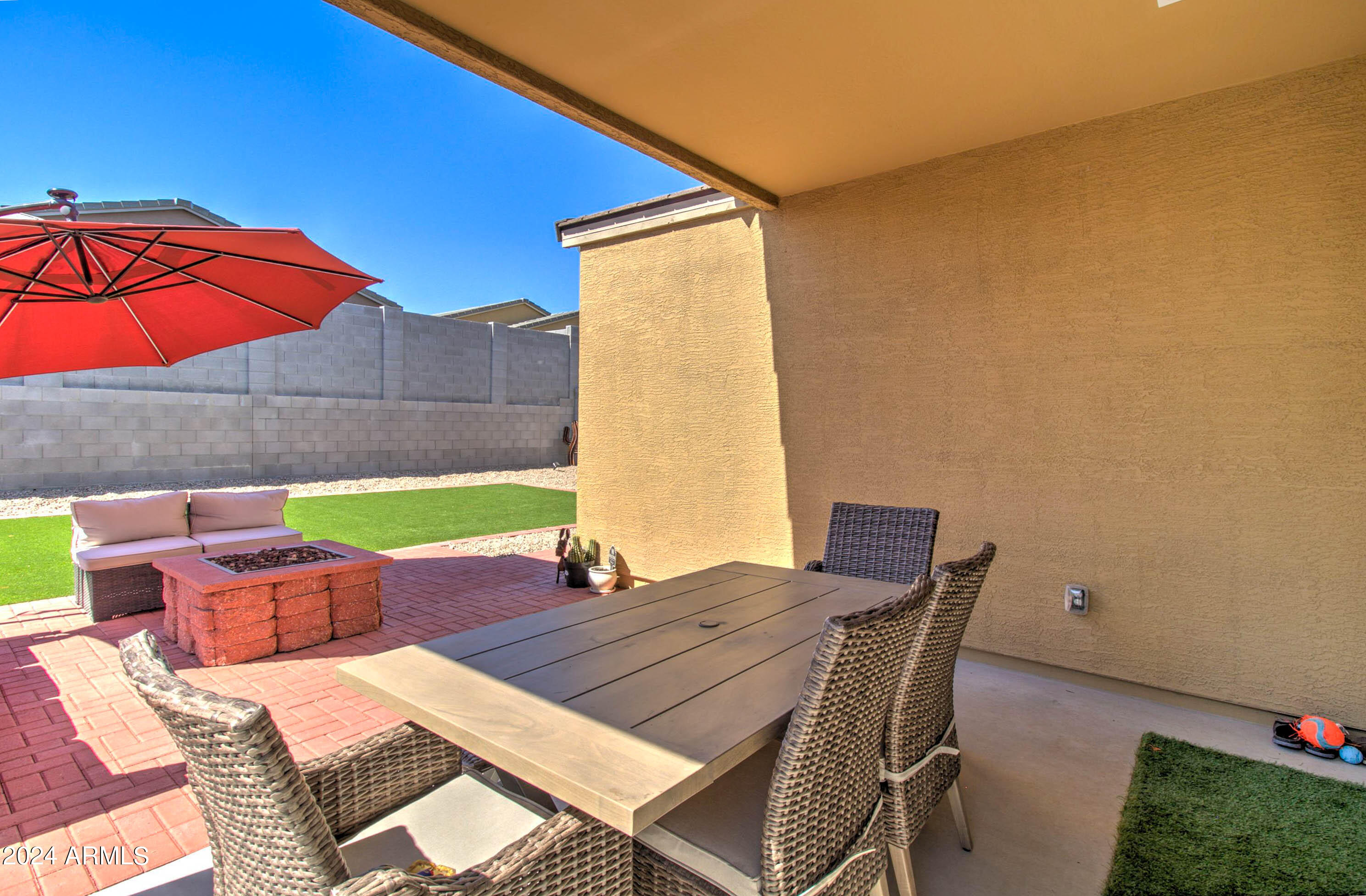 4611 W GREENLEAF Drive