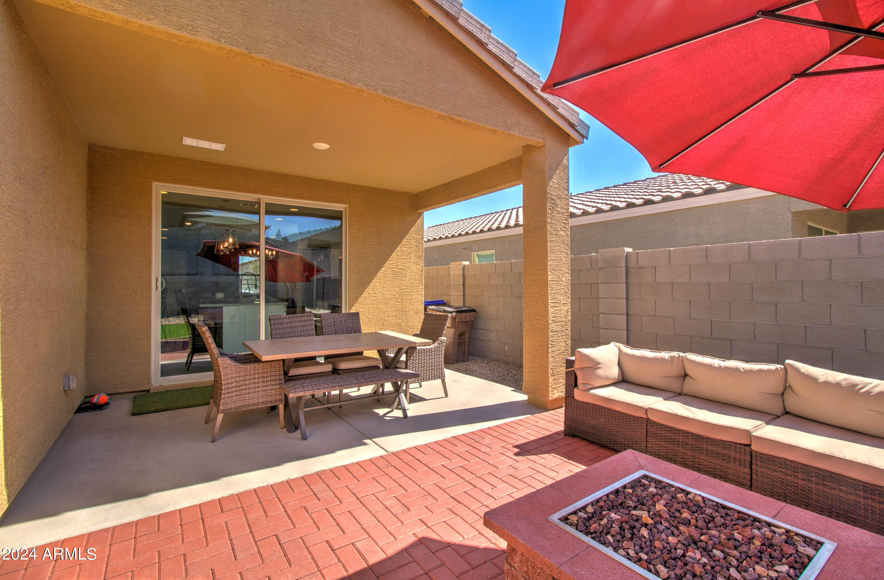 4611 W GREENLEAF Drive