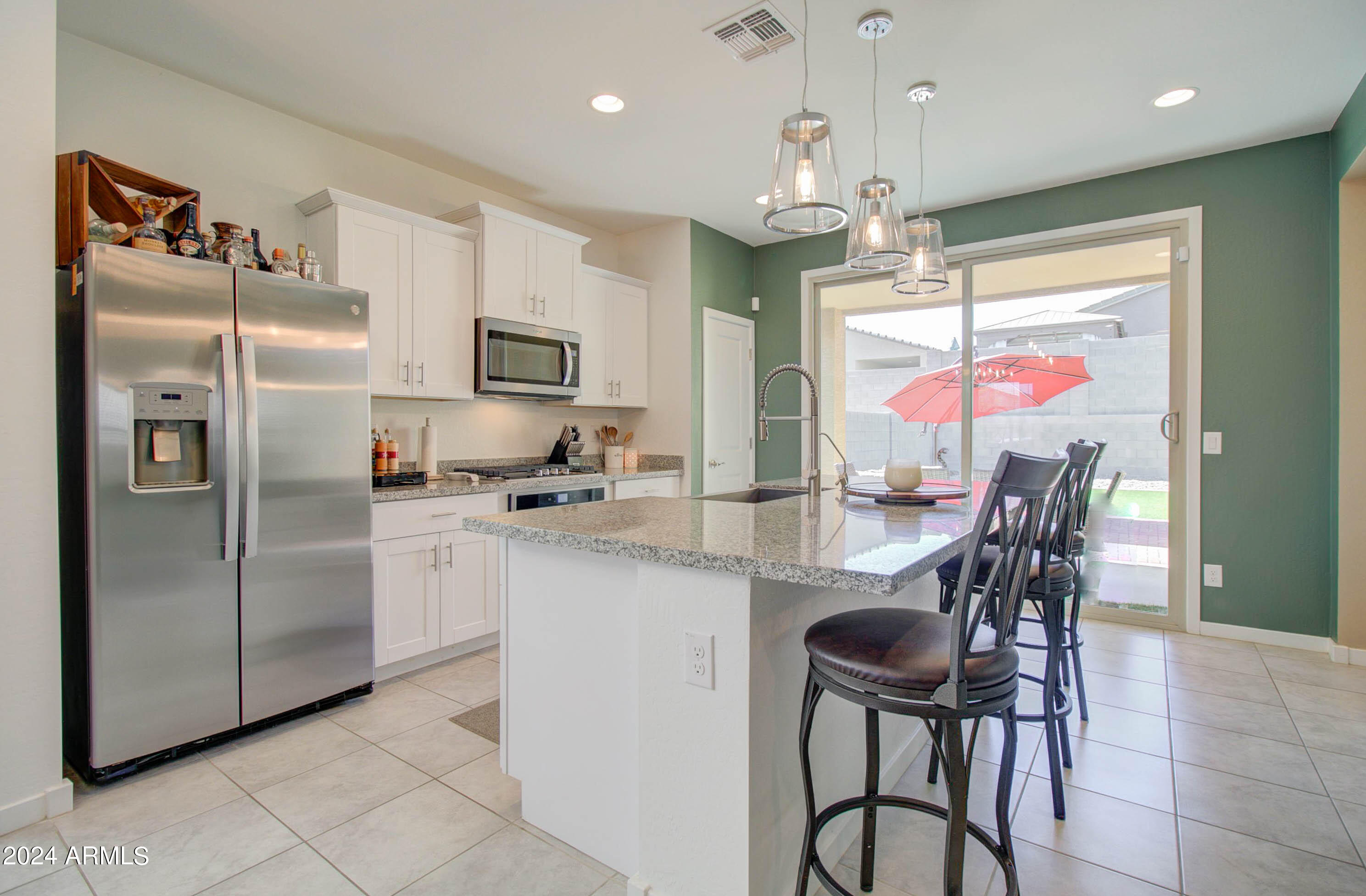 4611 W GREENLEAF Drive