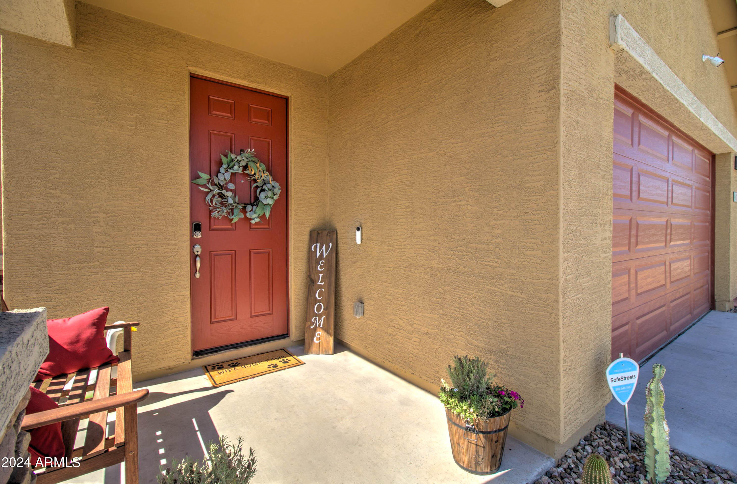 4611 W GREENLEAF Drive