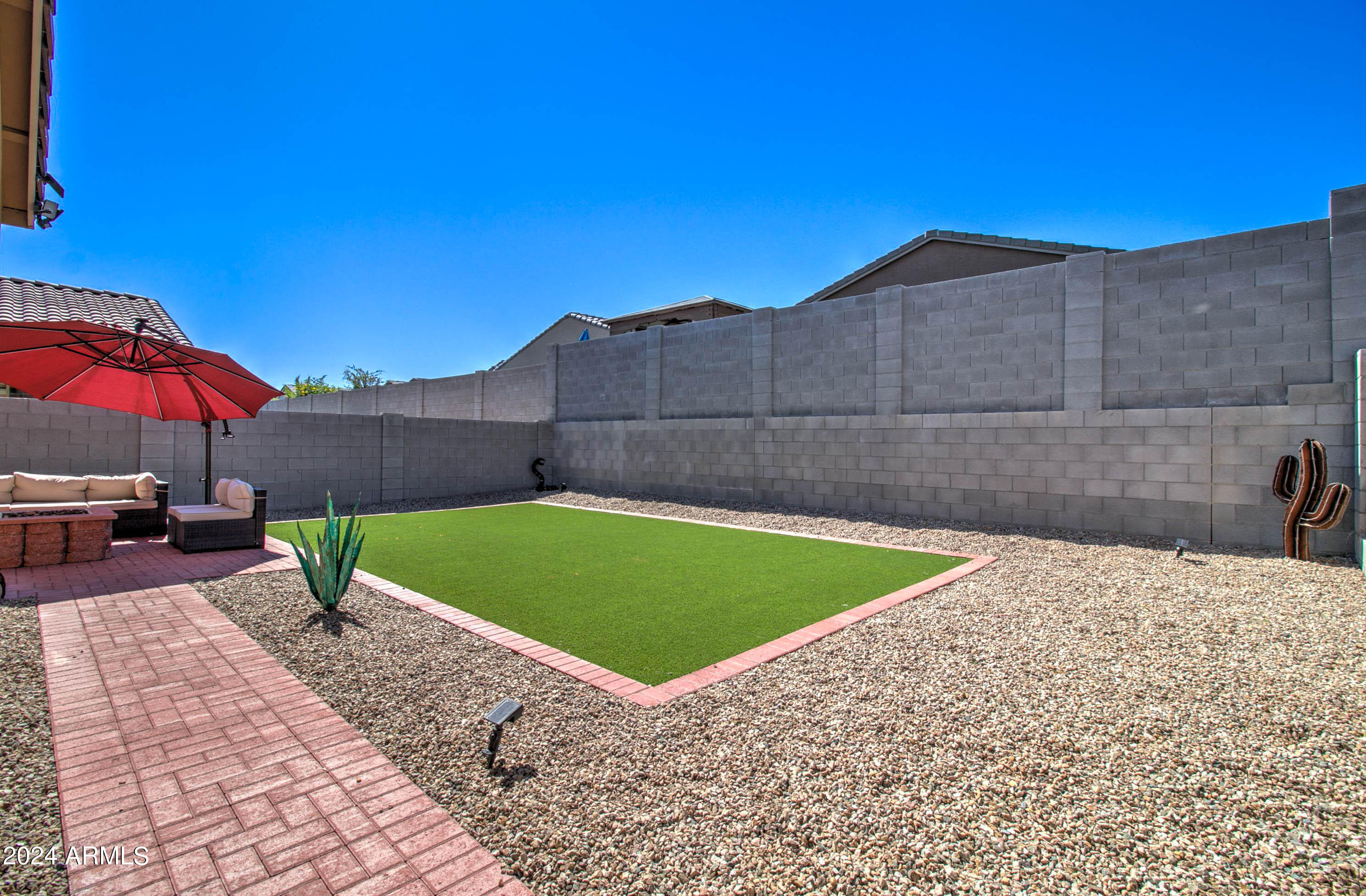 4611 W GREENLEAF Drive