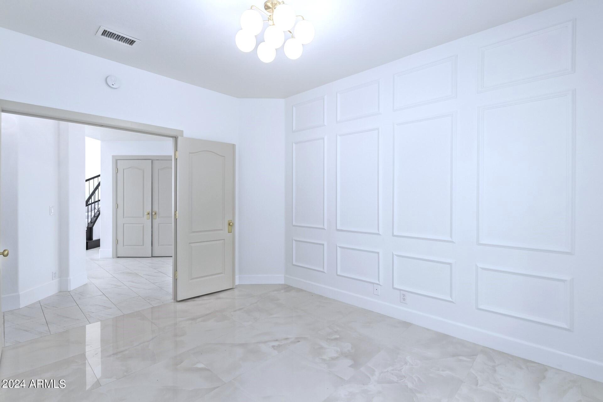 9026 E CASITAS DEL RIO Drive