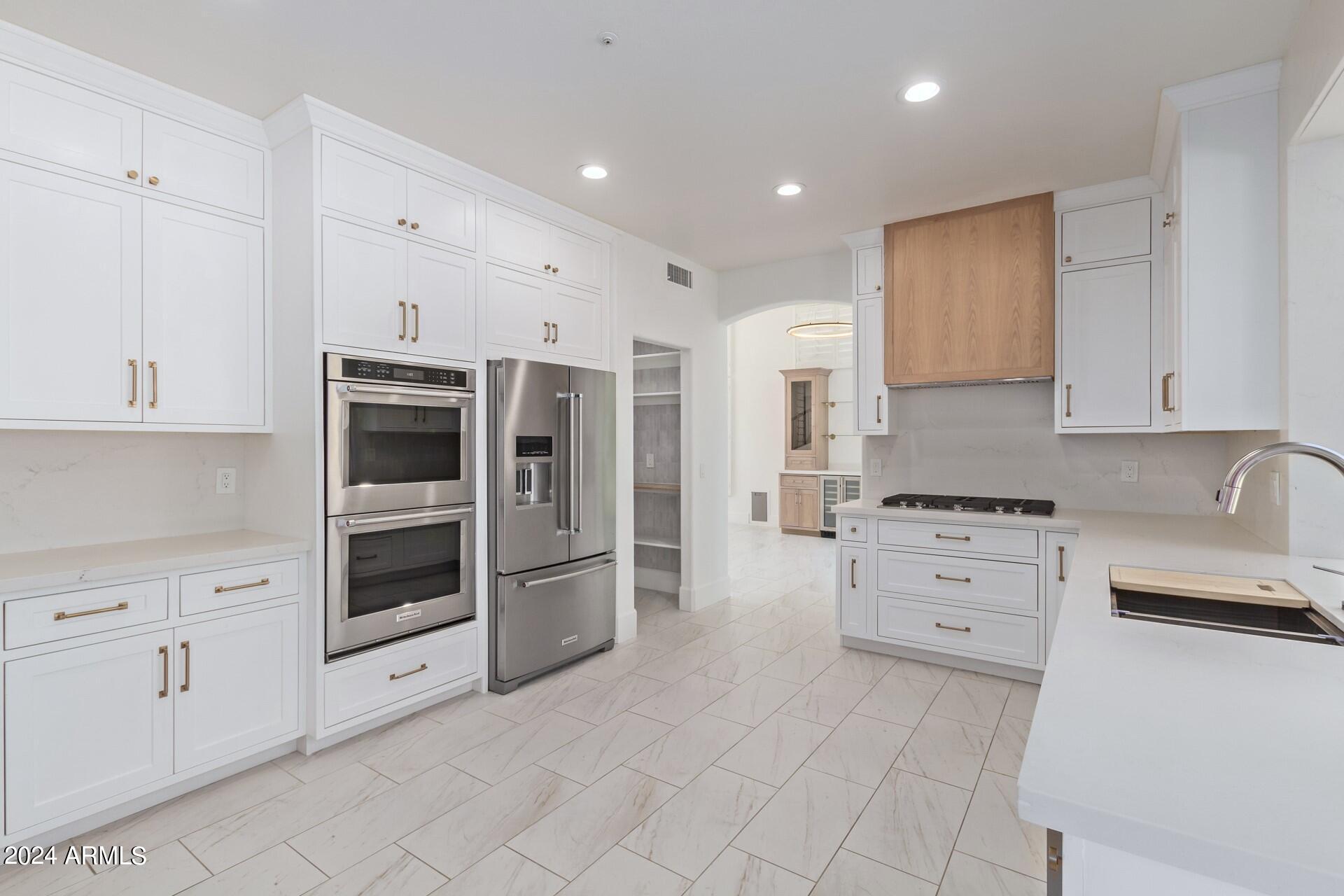 9026 E CASITAS DEL RIO Drive