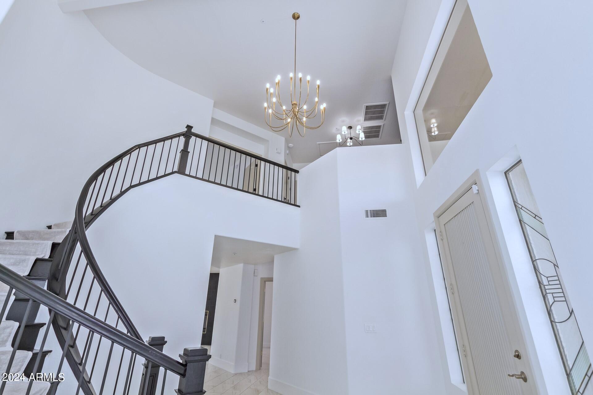 9026 E CASITAS DEL RIO Drive