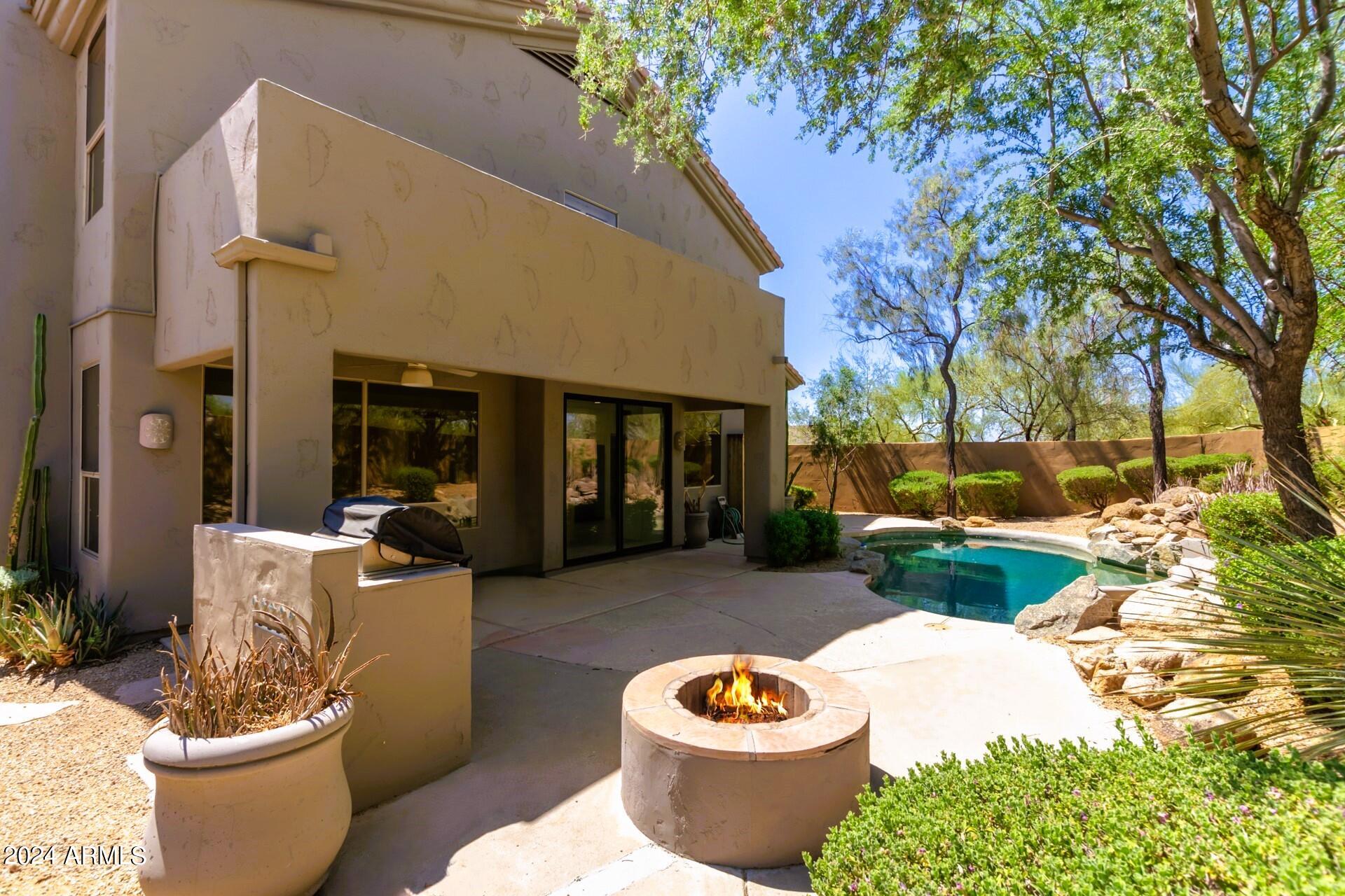 9026 E CASITAS DEL RIO Drive