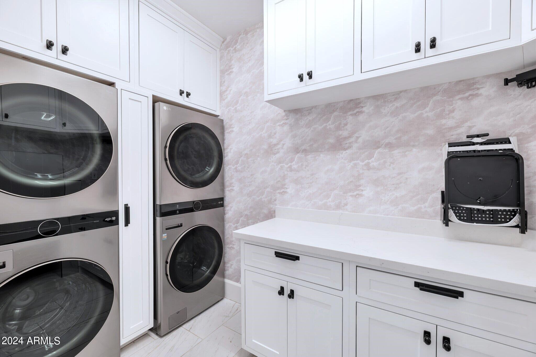 9026 E CASITAS DEL RIO Drive