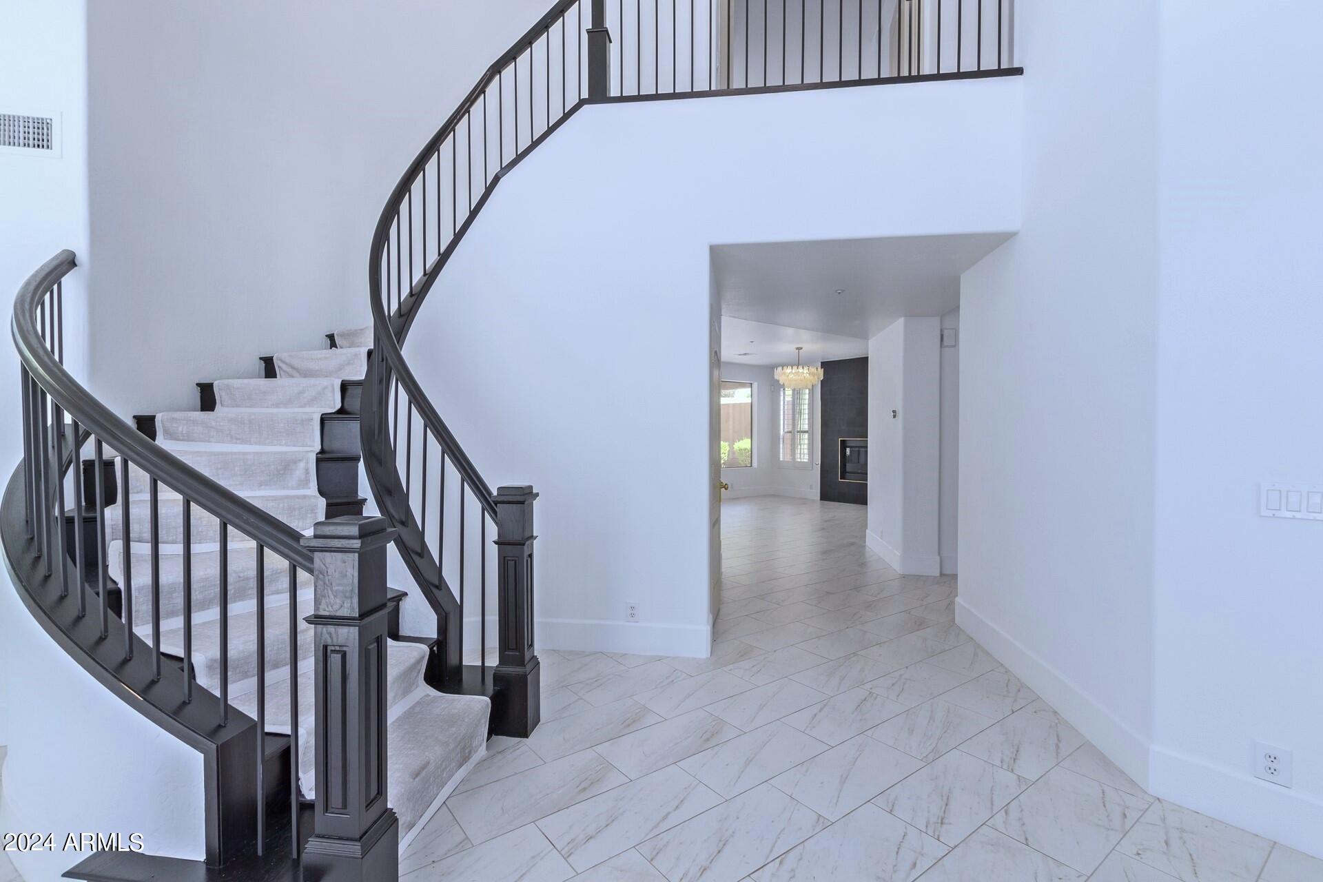 9026 E CASITAS DEL RIO Drive