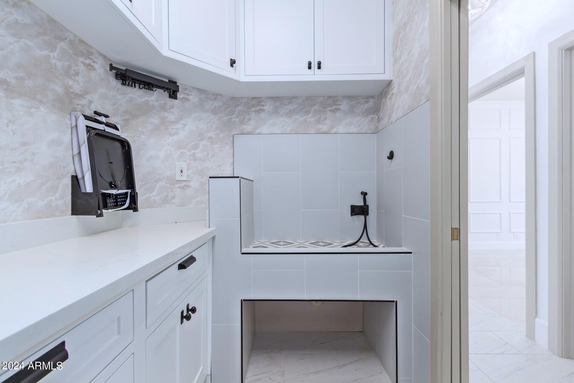 9026 E CASITAS DEL RIO Drive