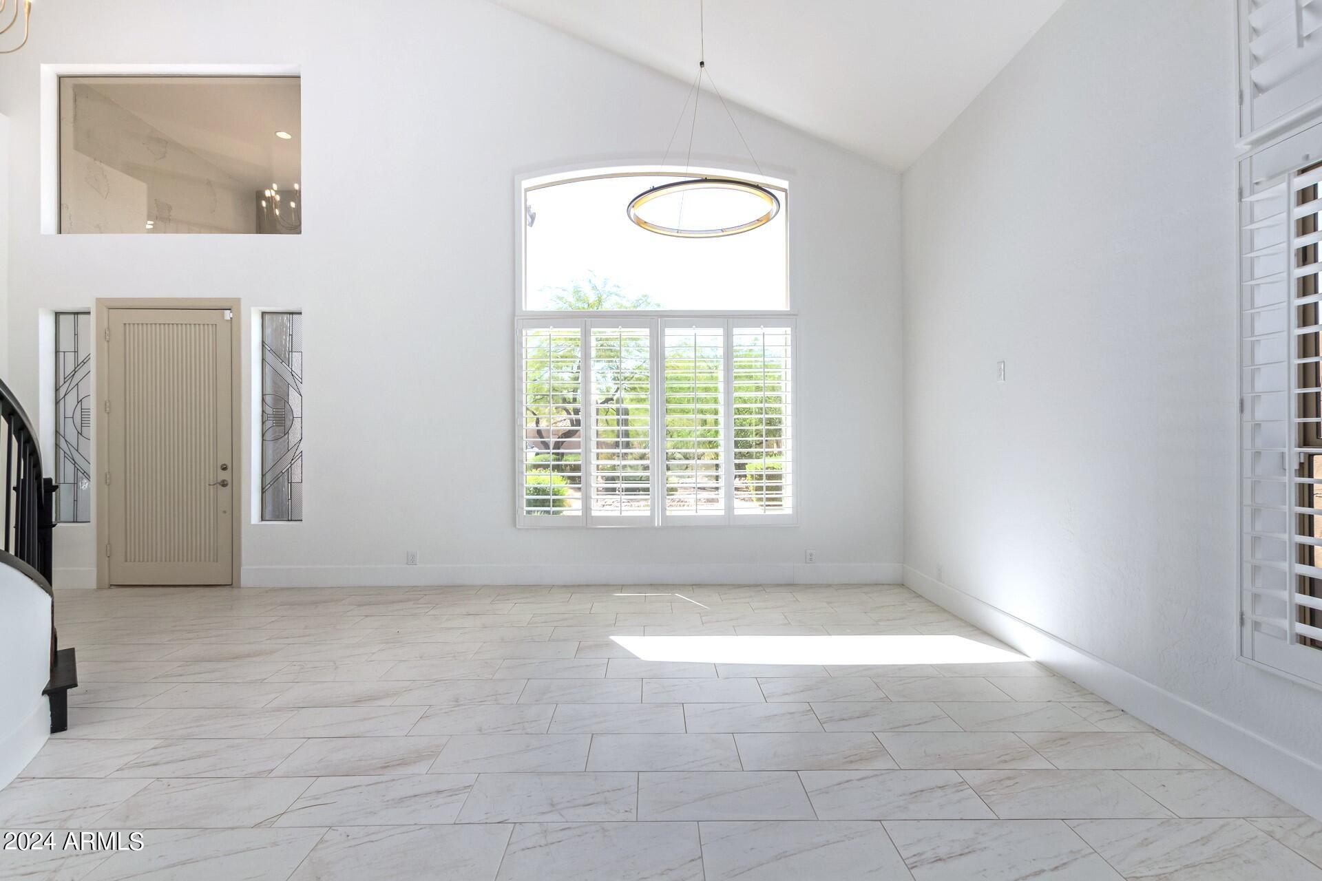 9026 E CASITAS DEL RIO Drive