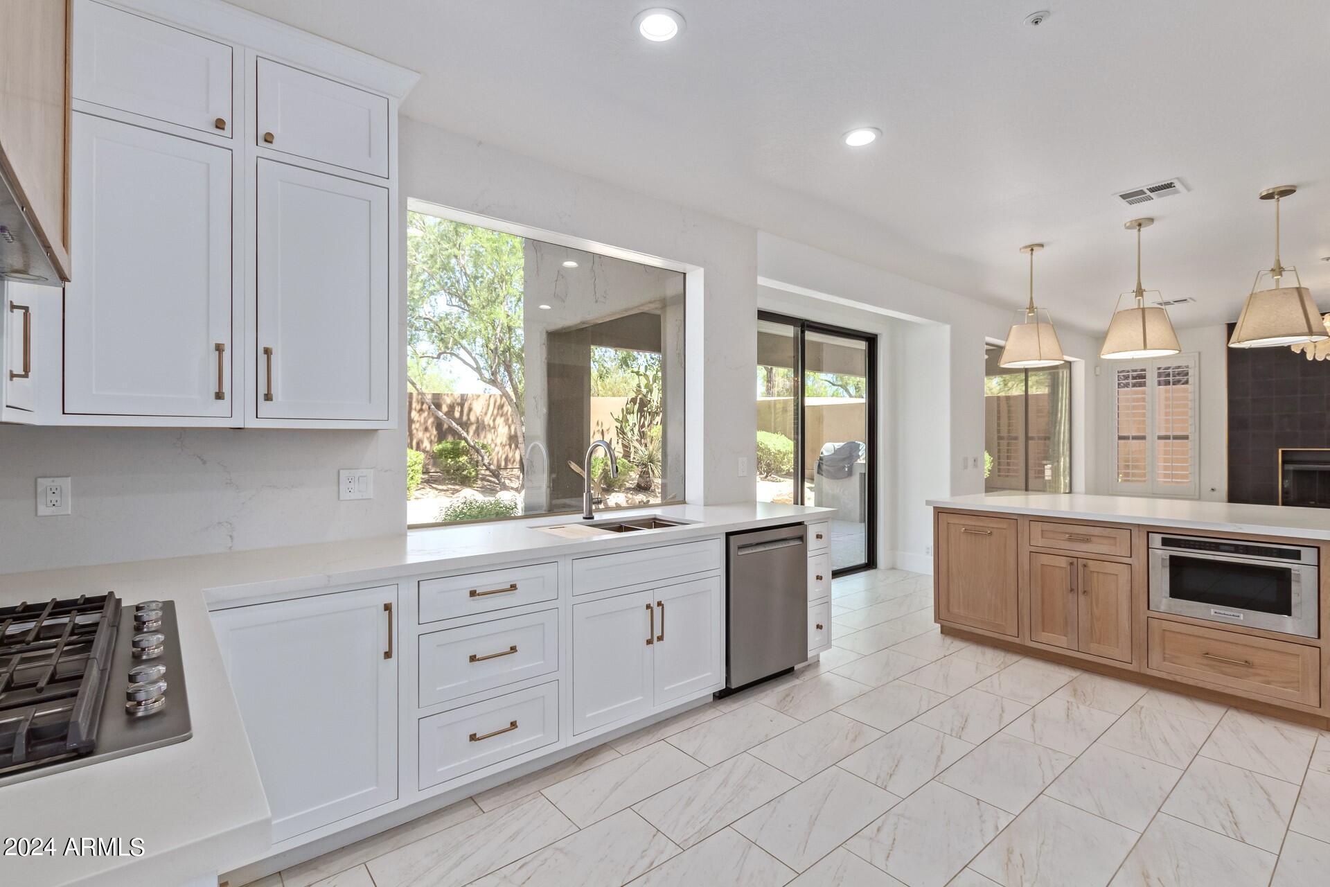 9026 E CASITAS DEL RIO Drive