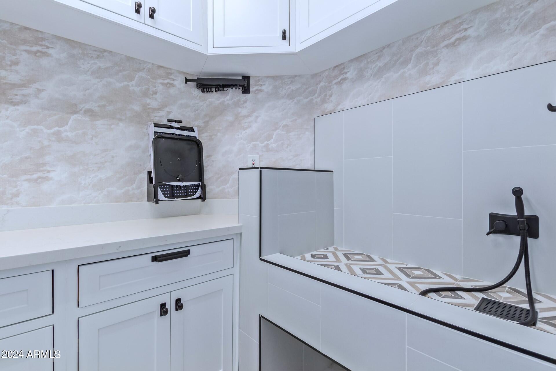 9026 E CASITAS DEL RIO Drive