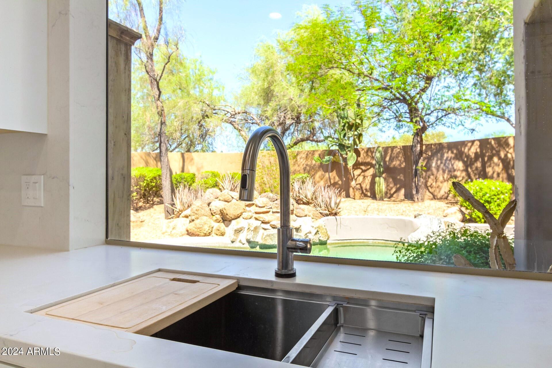 9026 E CASITAS DEL RIO Drive