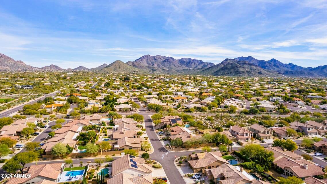 9026 E CASITAS DEL RIO Drive