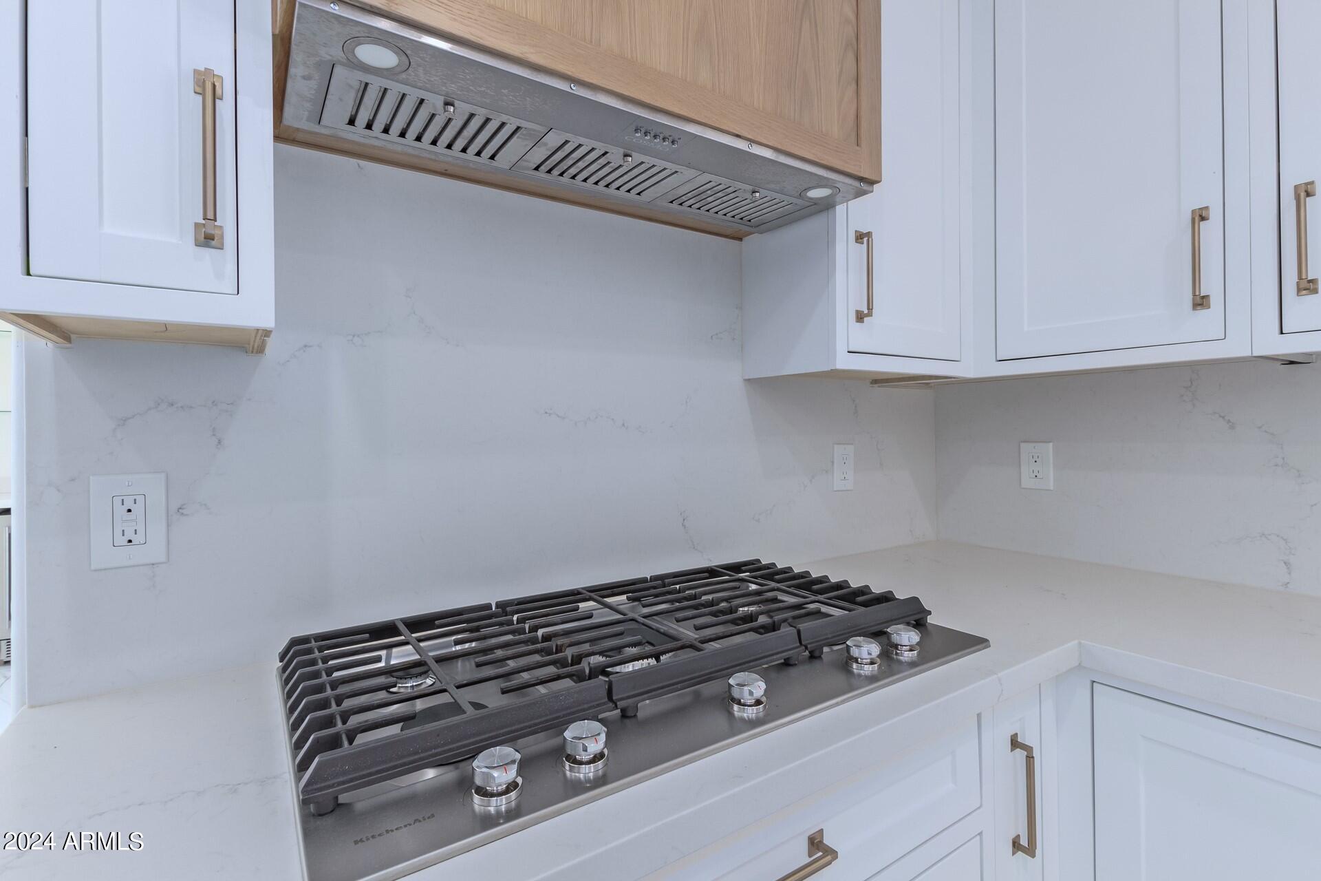 9026 E CASITAS DEL RIO Drive