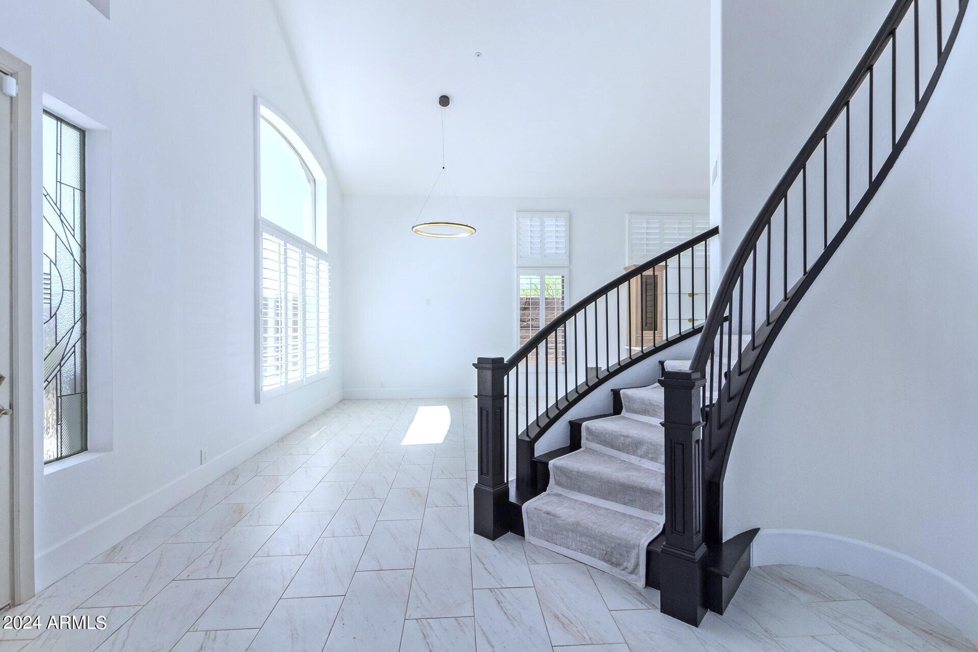 9026 E CASITAS DEL RIO Drive