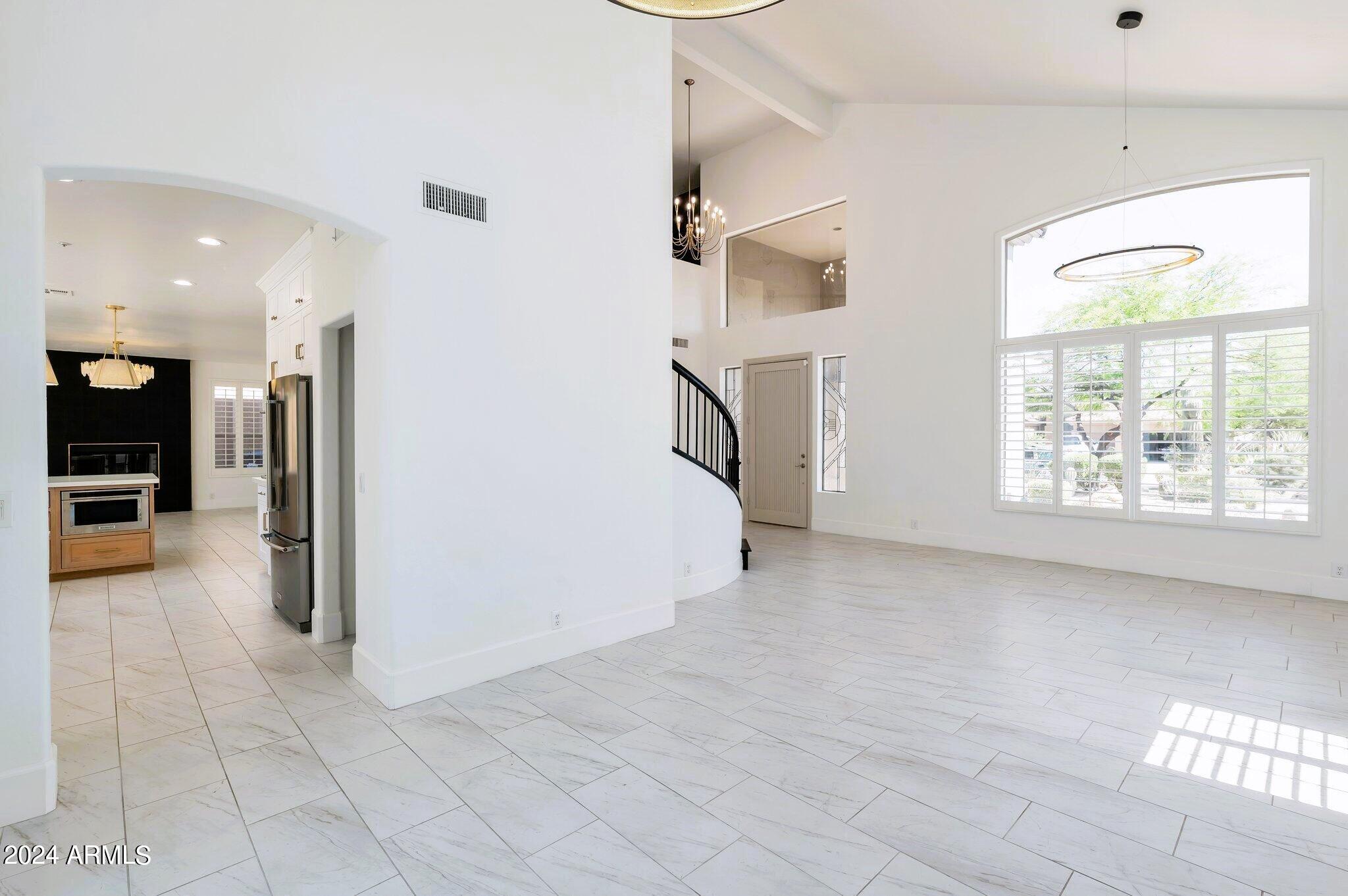 9026 E CASITAS DEL RIO Drive