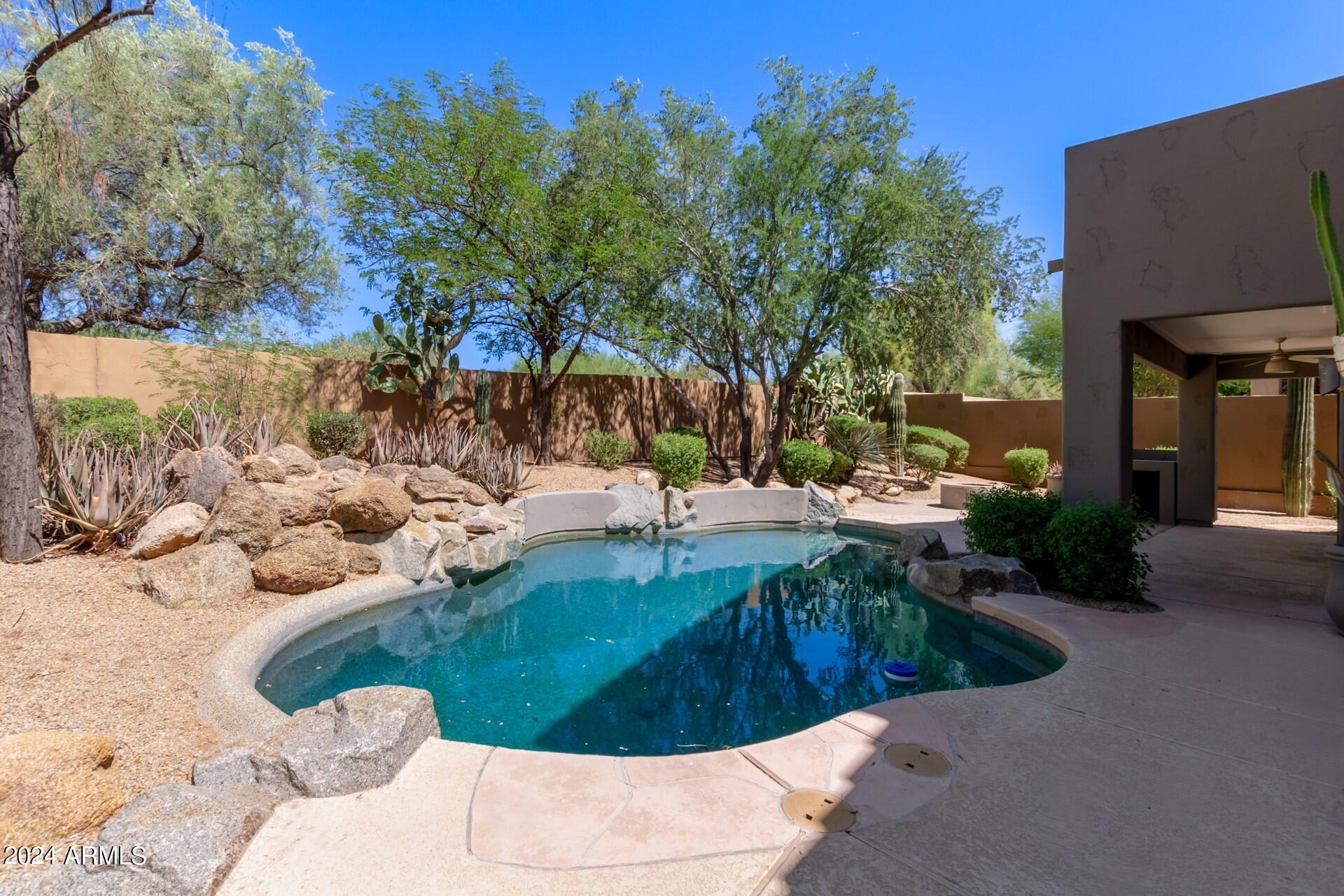 9026 E CASITAS DEL RIO Drive