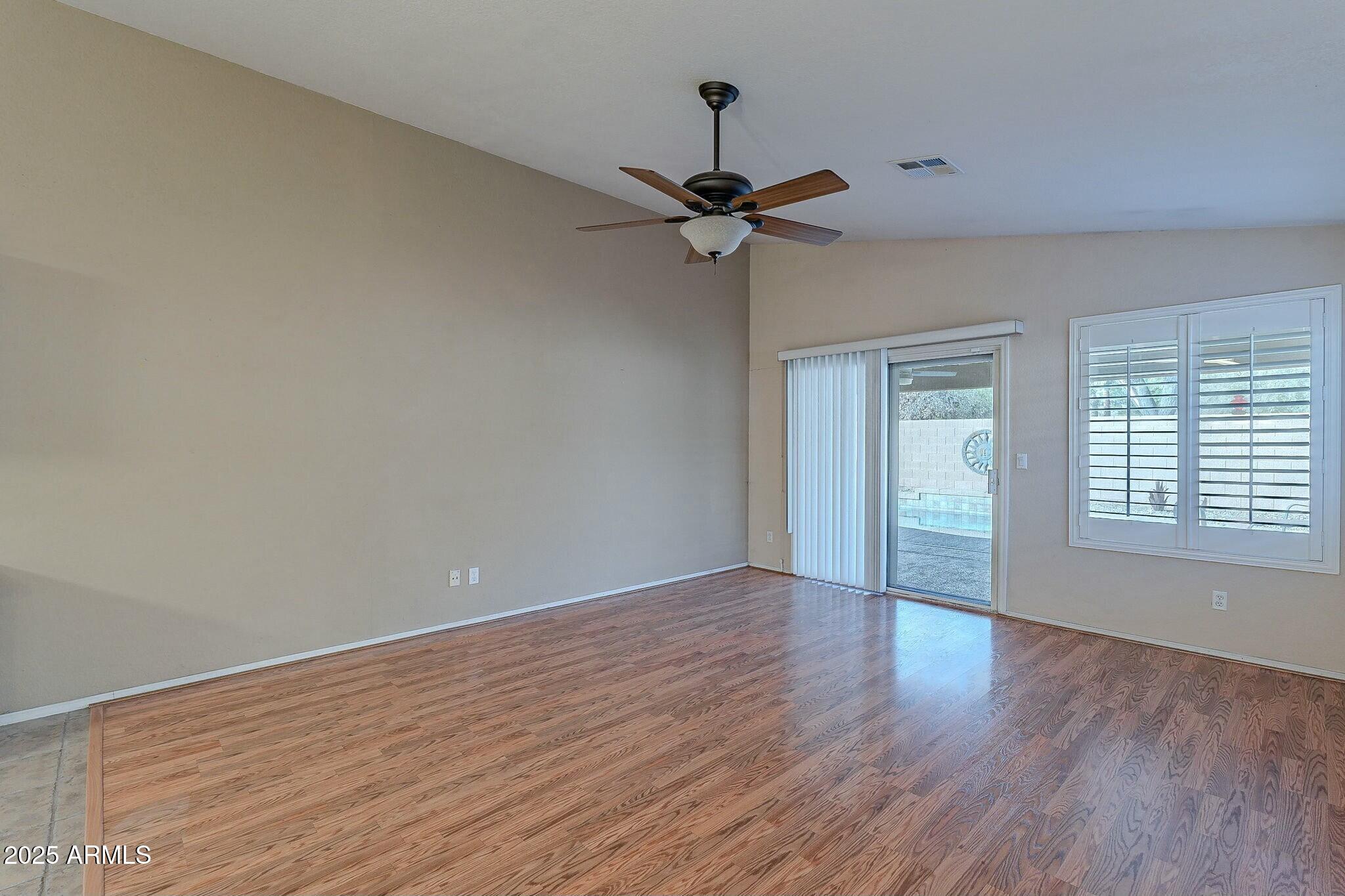 1428 S ROANOKE