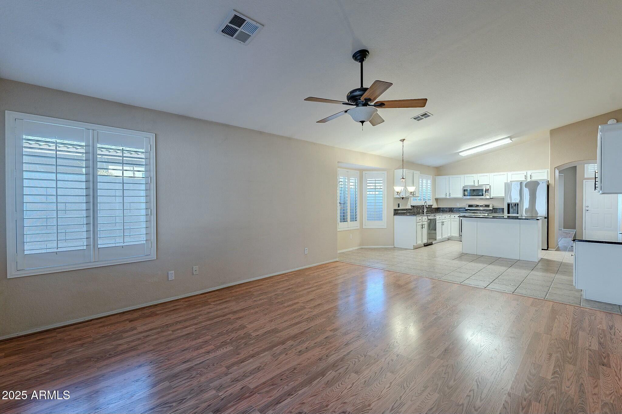 1428 S ROANOKE