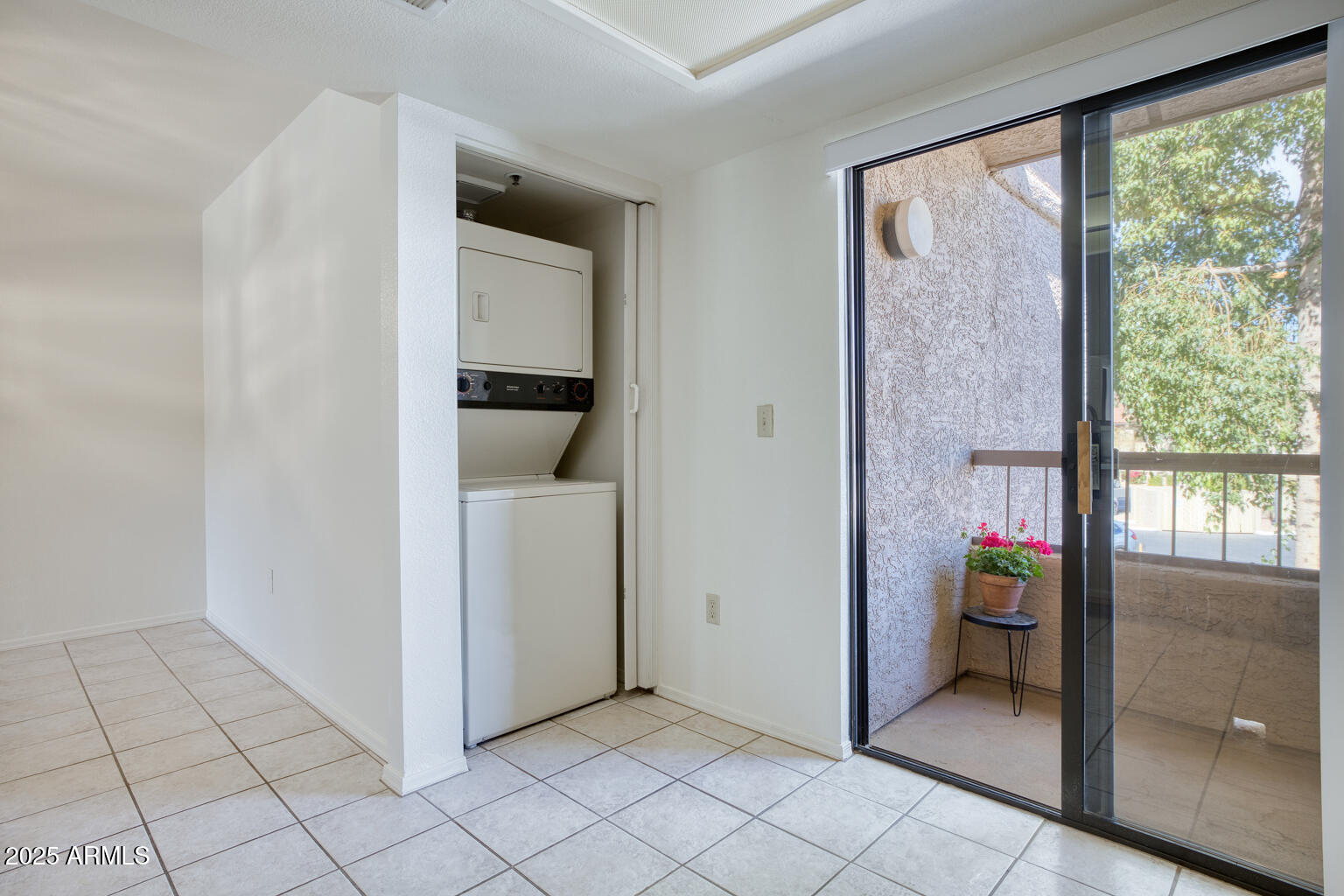9460 E MISSION Lane, 203