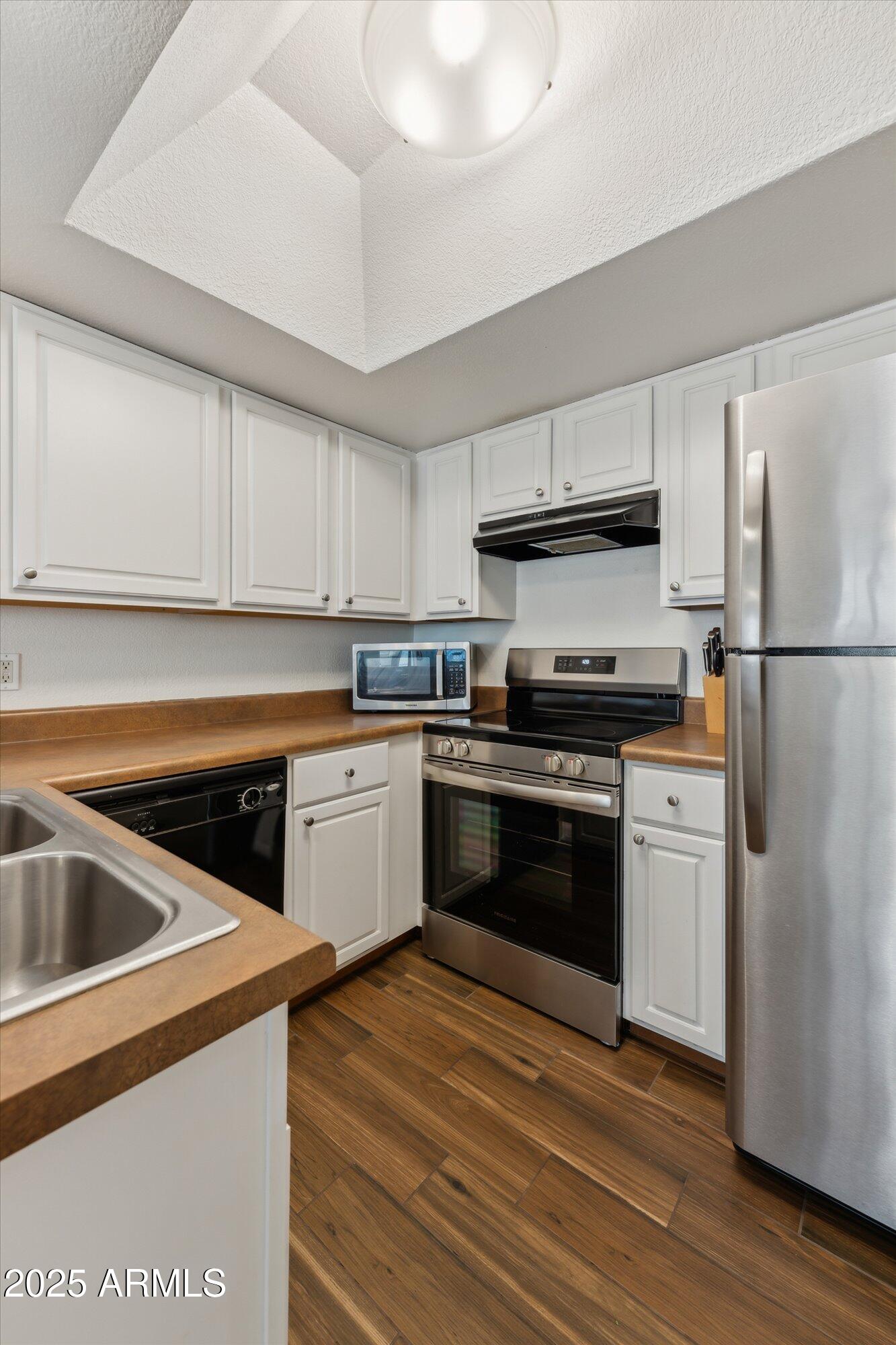 1720 E THUNDERBIRD Road, 2078