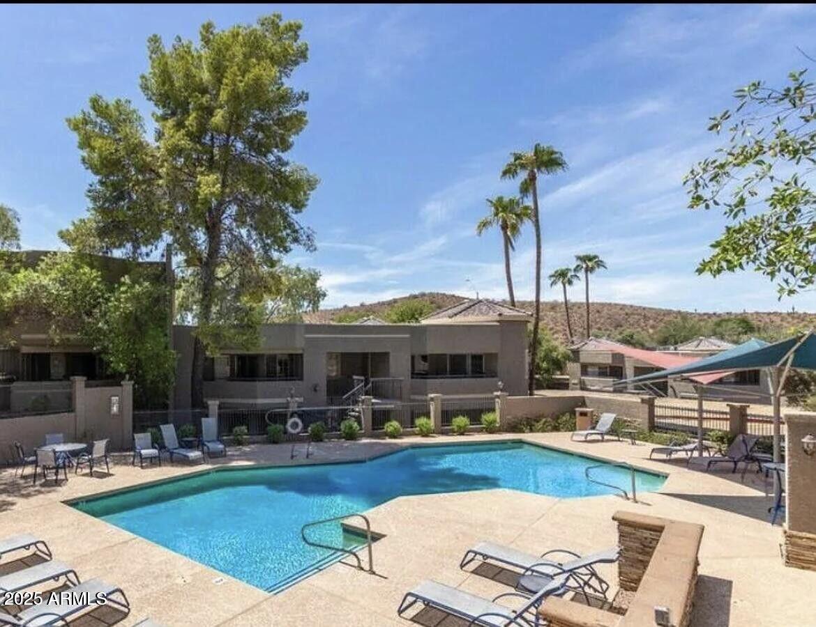 1720 E THUNDERBIRD Road, 2078