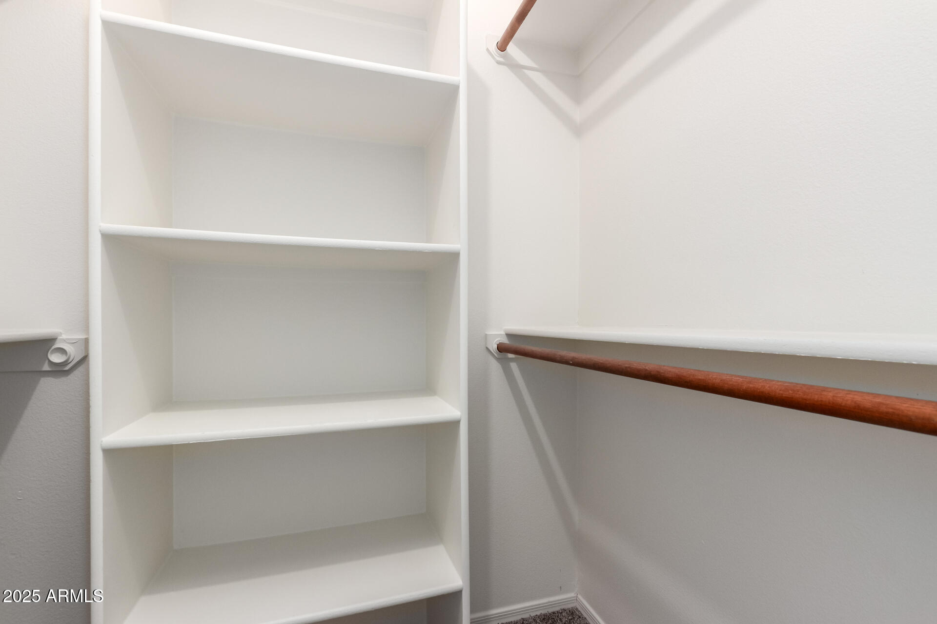 3019 E REDFIELD Road