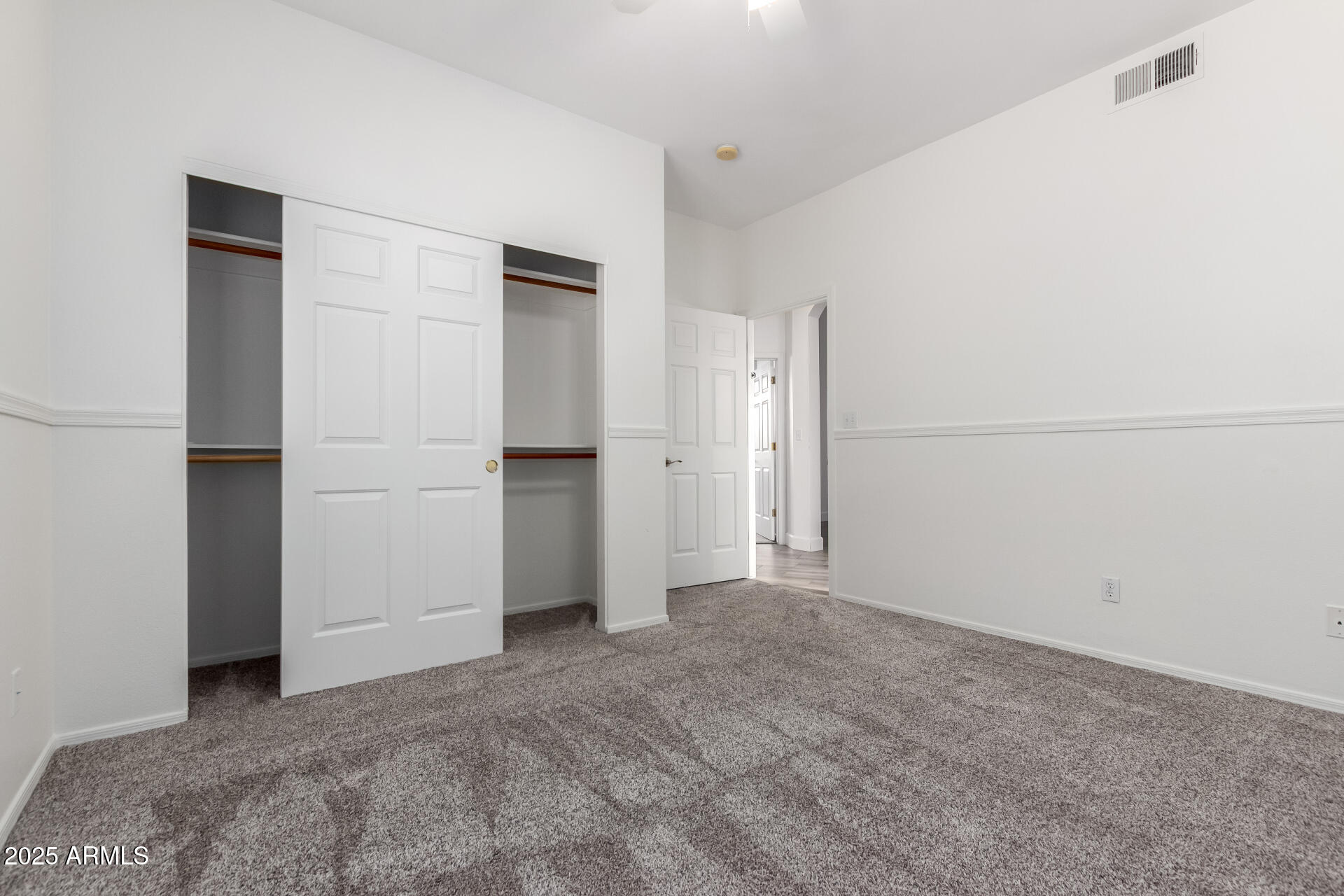 3019 E REDFIELD Road