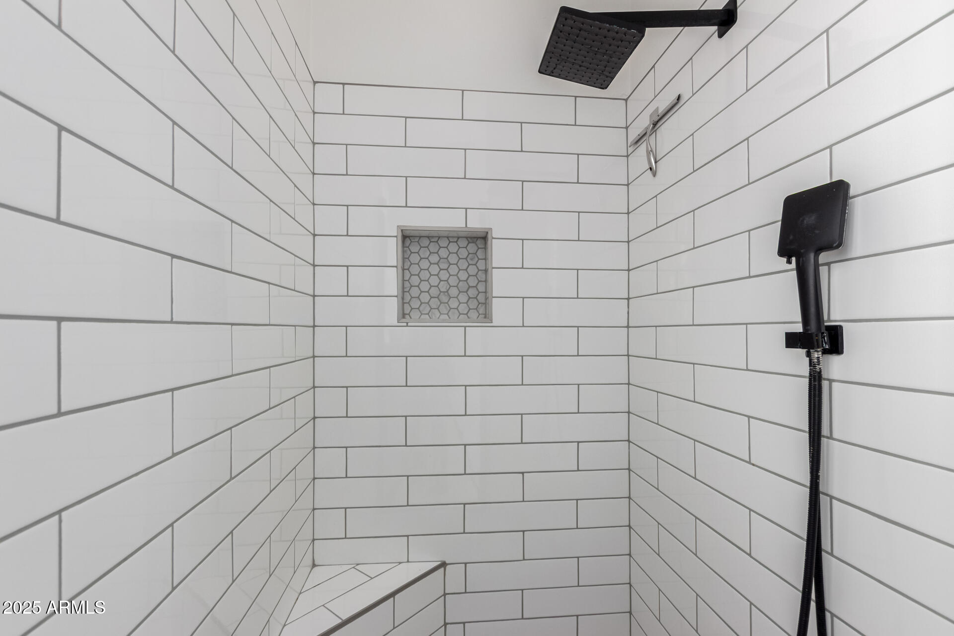 3019 E REDFIELD Road