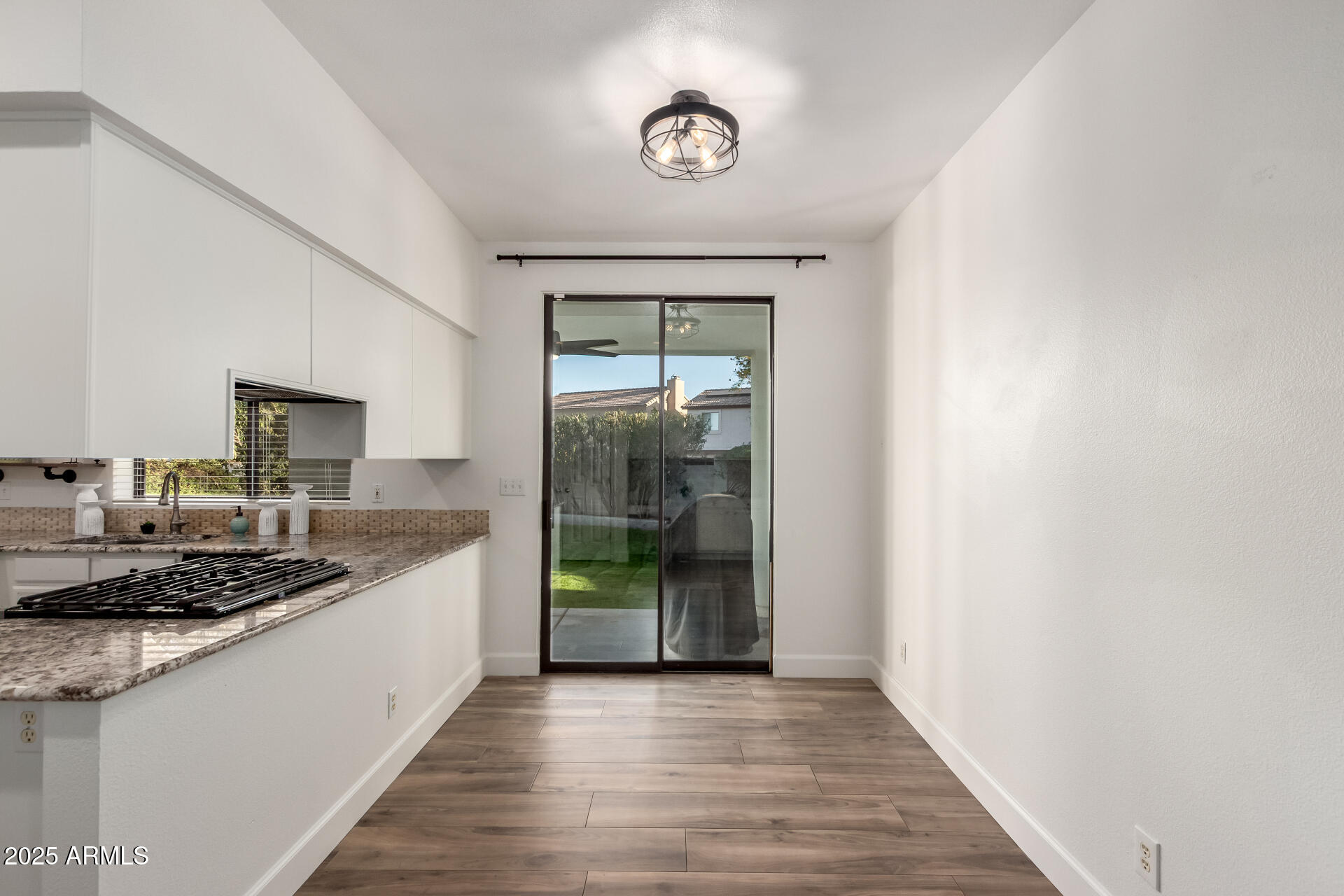 3019 E REDFIELD Road