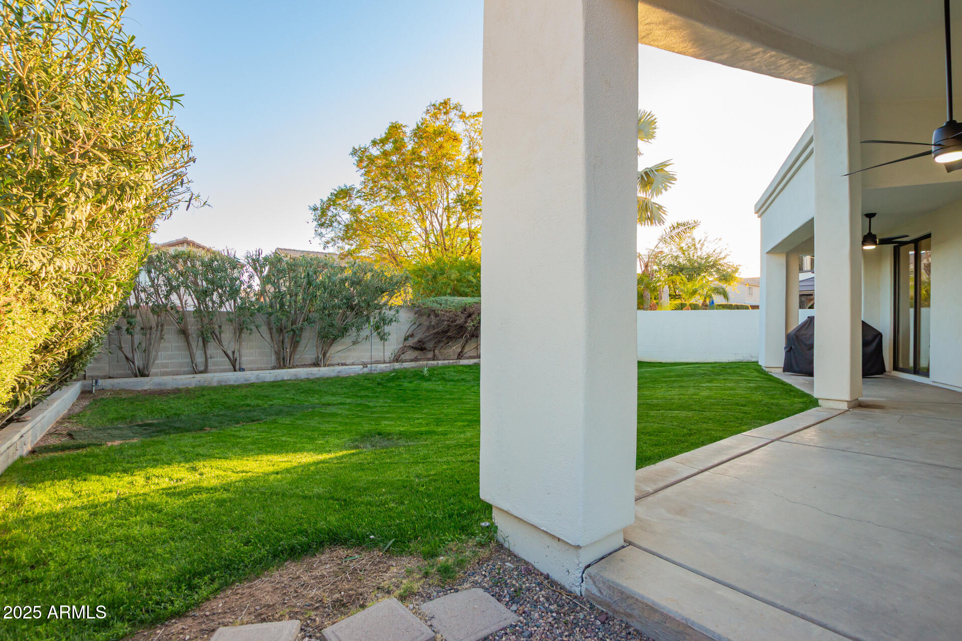 3019 E REDFIELD Road