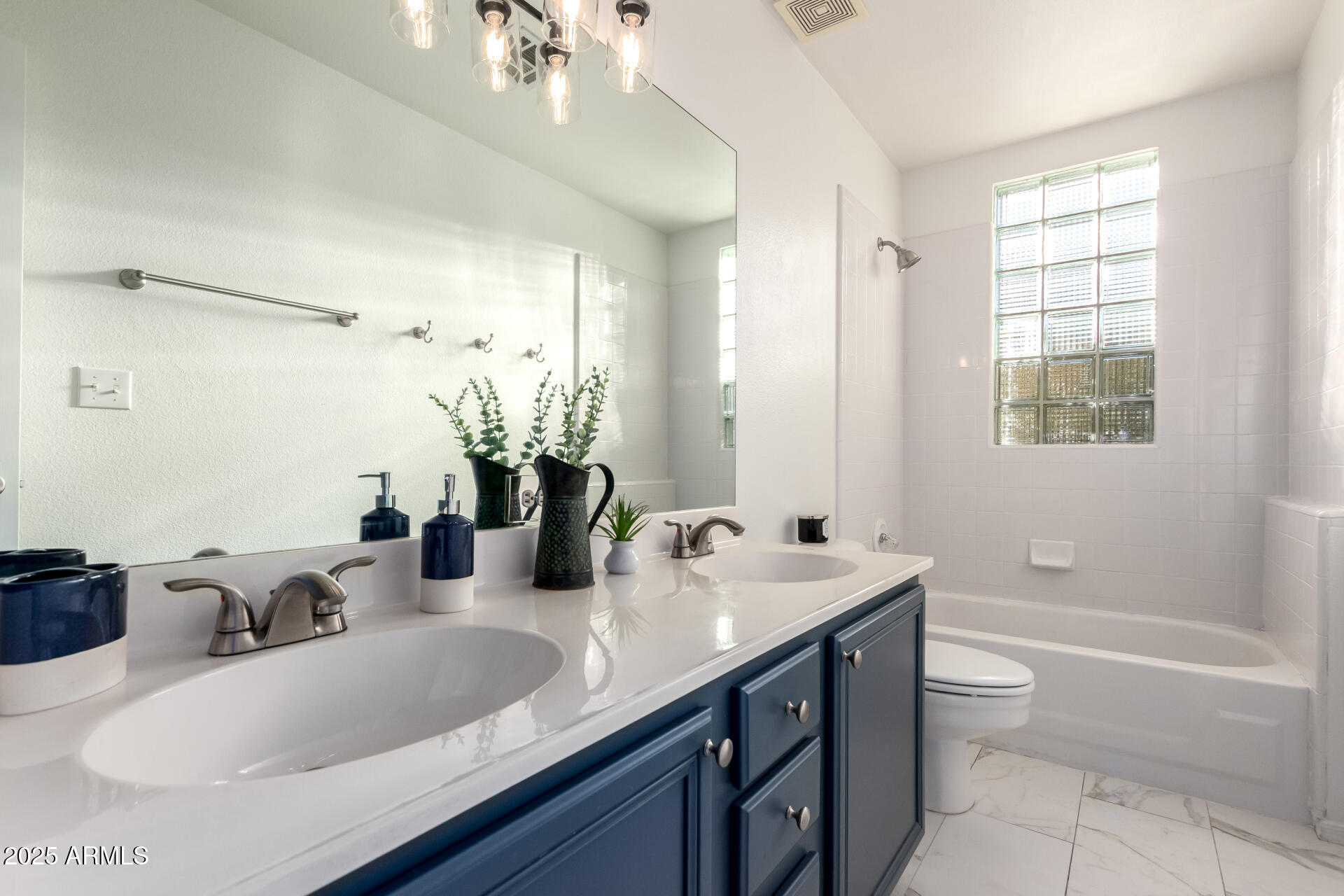 3019 E REDFIELD Road