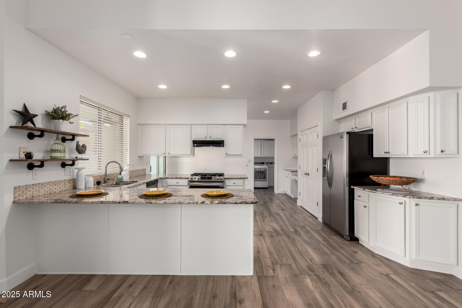 3019 E REDFIELD Road