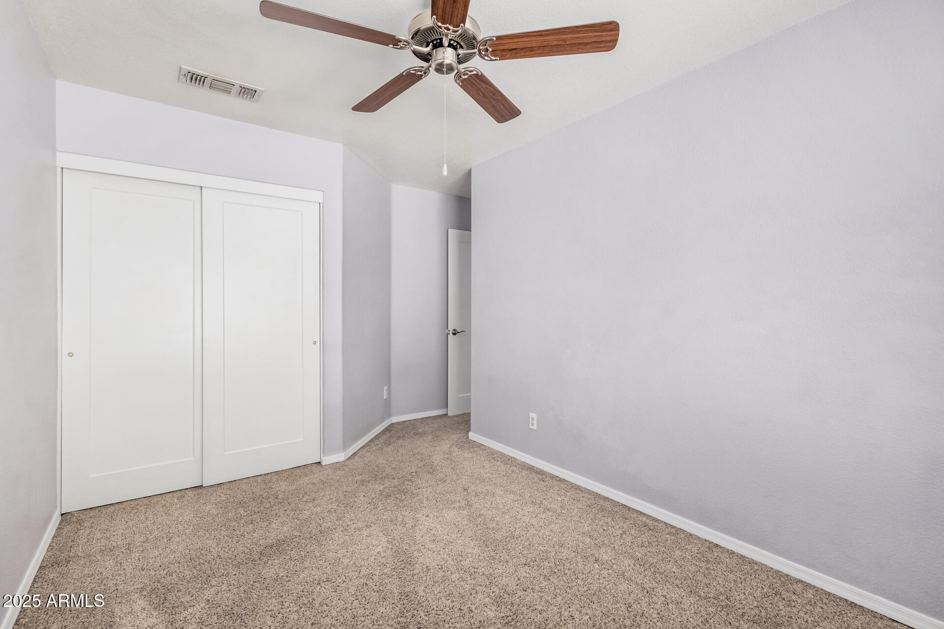 924 E BAYLOR Lane