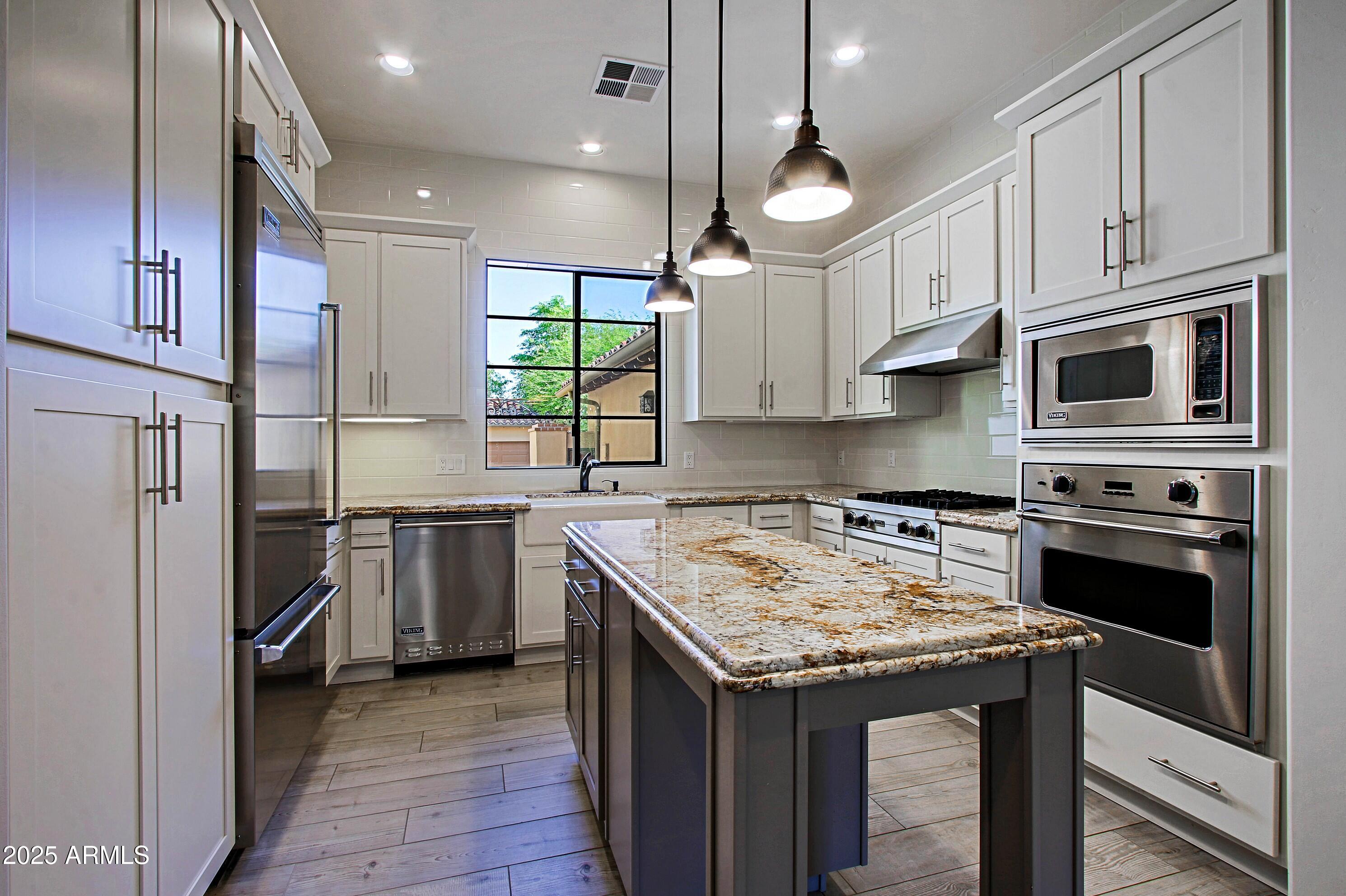 18650 N THOMPSON PEAK Parkway, 1052