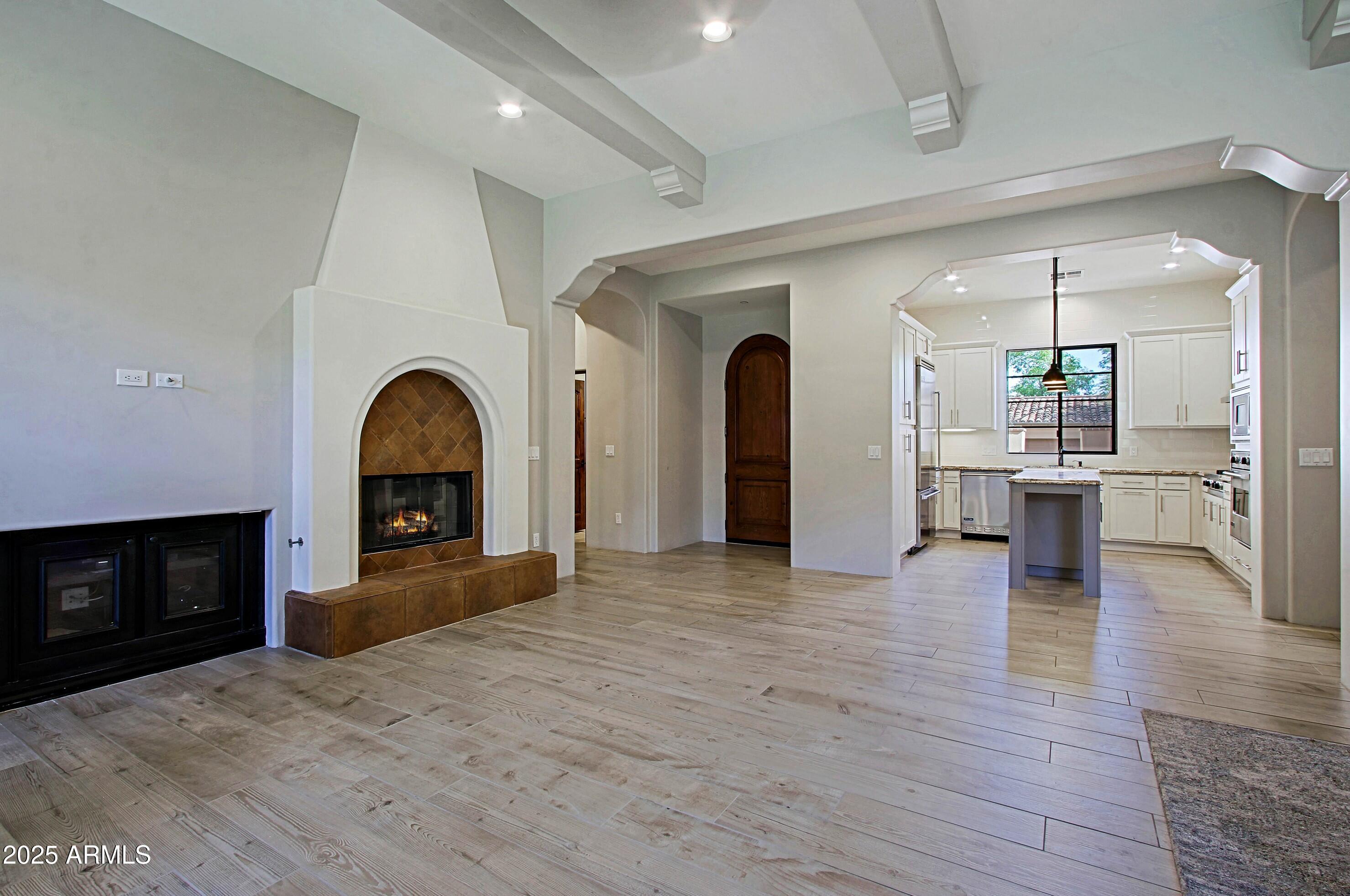 18650 N THOMPSON PEAK Parkway, 1052