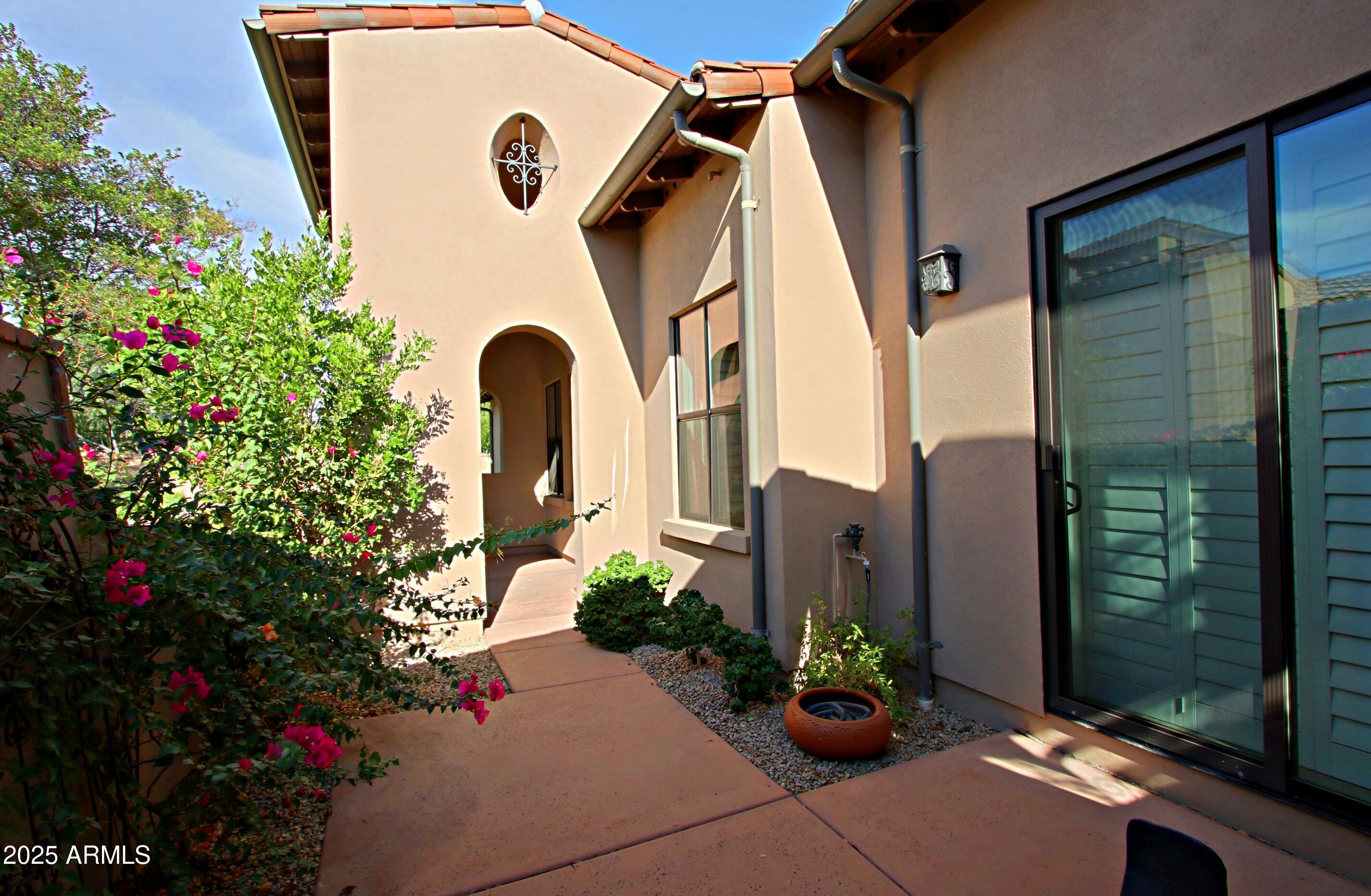 18650 N THOMPSON PEAK Parkway, 1052