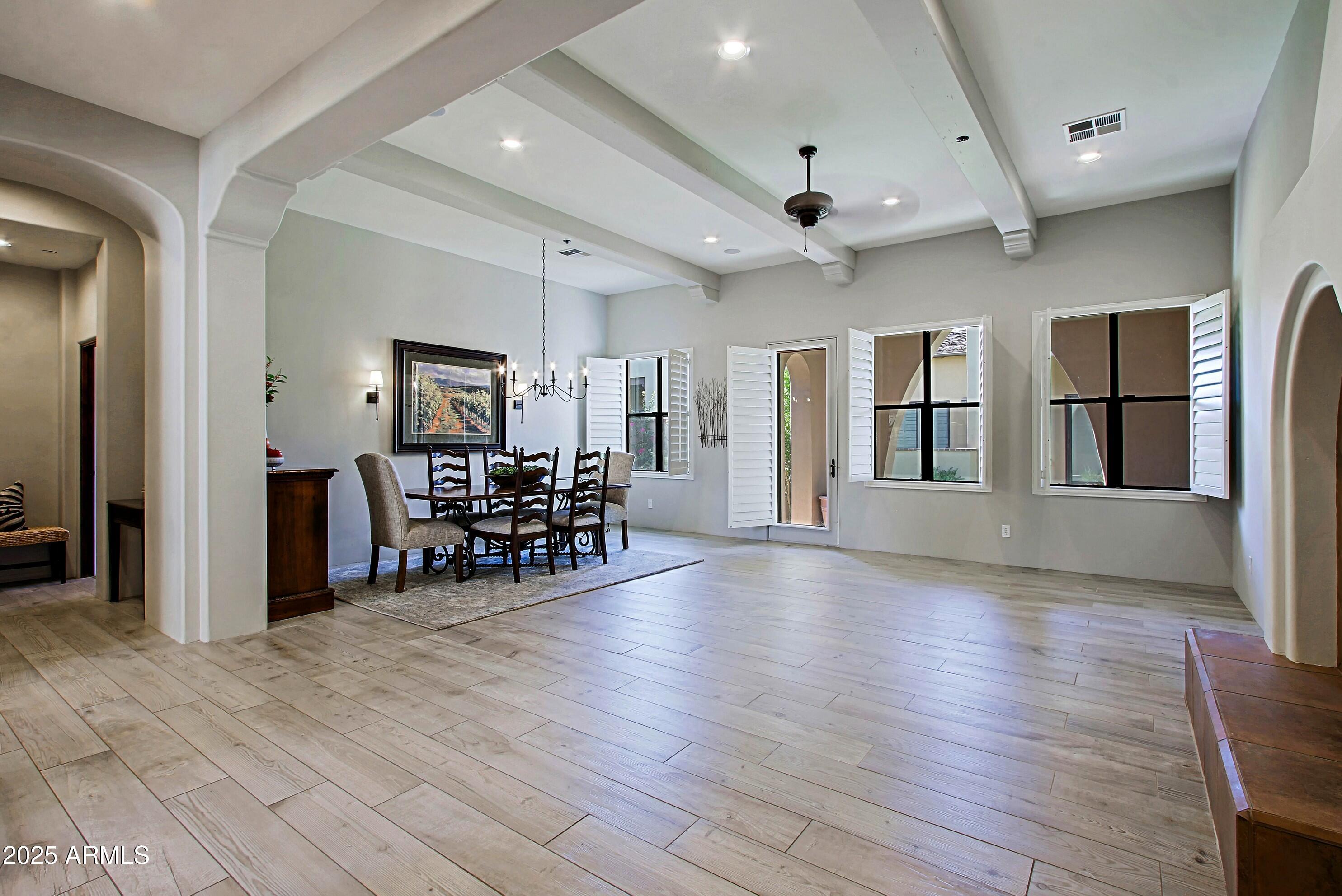 18650 N THOMPSON PEAK Parkway, 1052