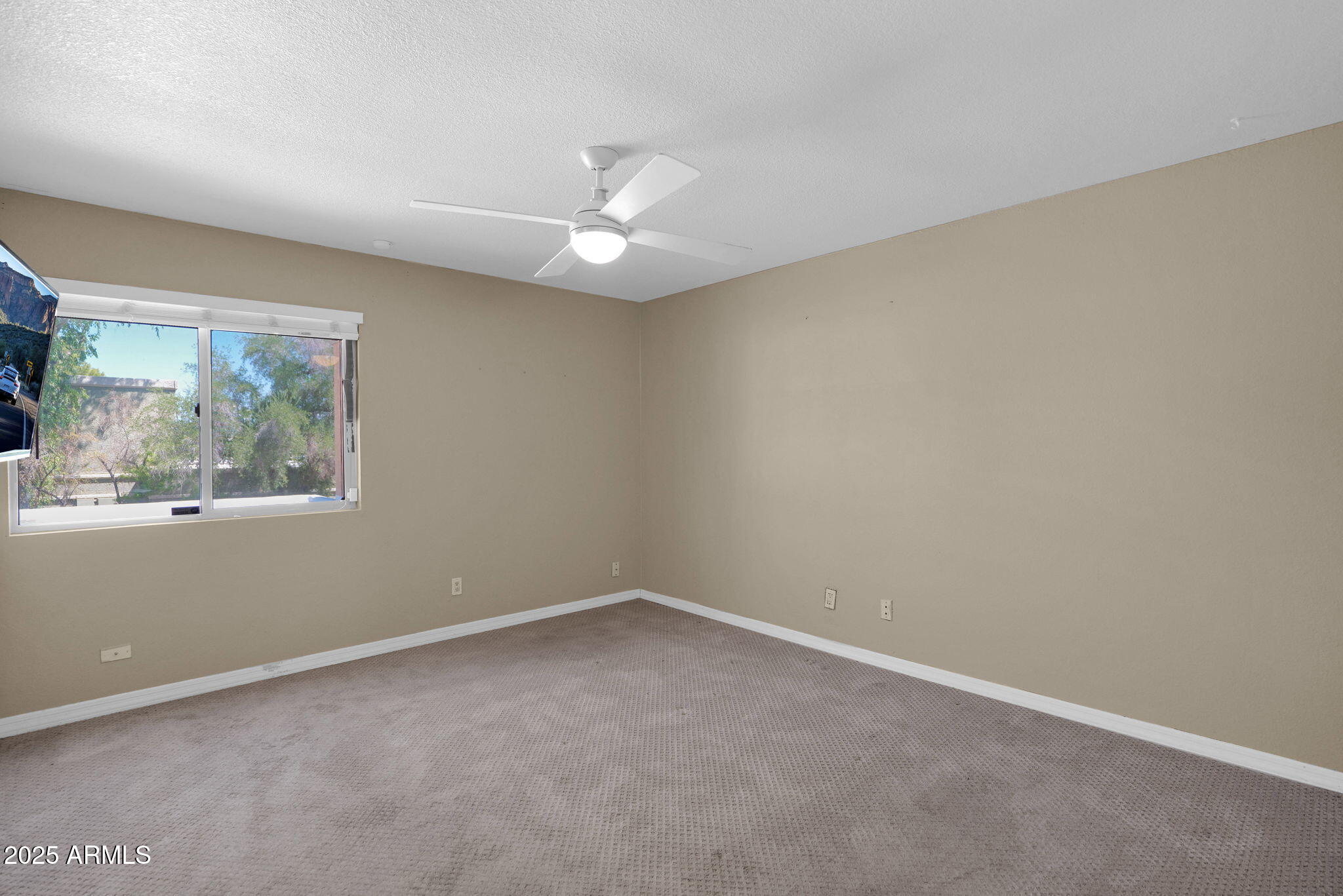 815 E GROVERS Avenue, 8