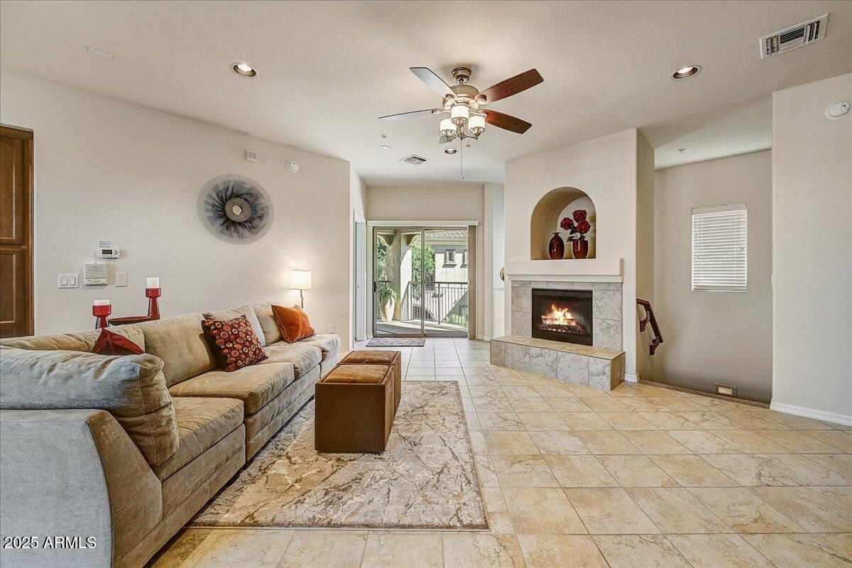 3935 E ROUGH RIDER Road 1191