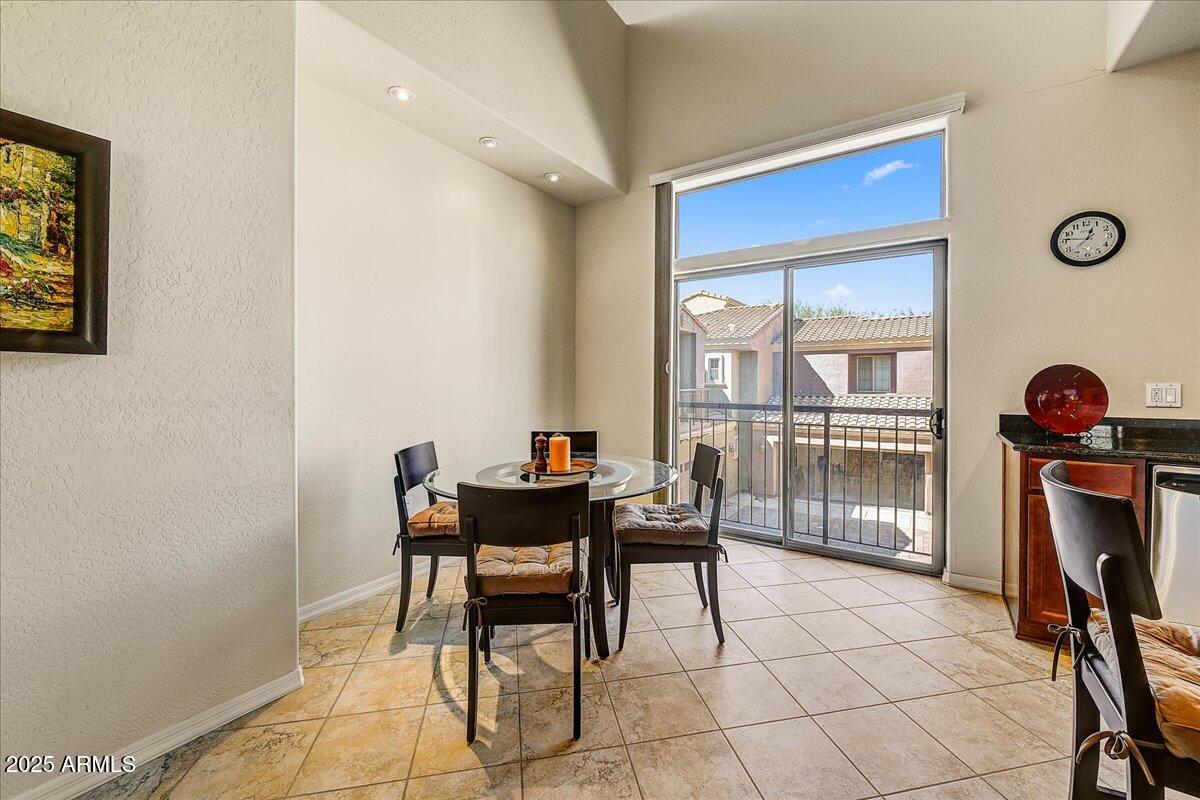 3935 E ROUGH RIDER Road 1191