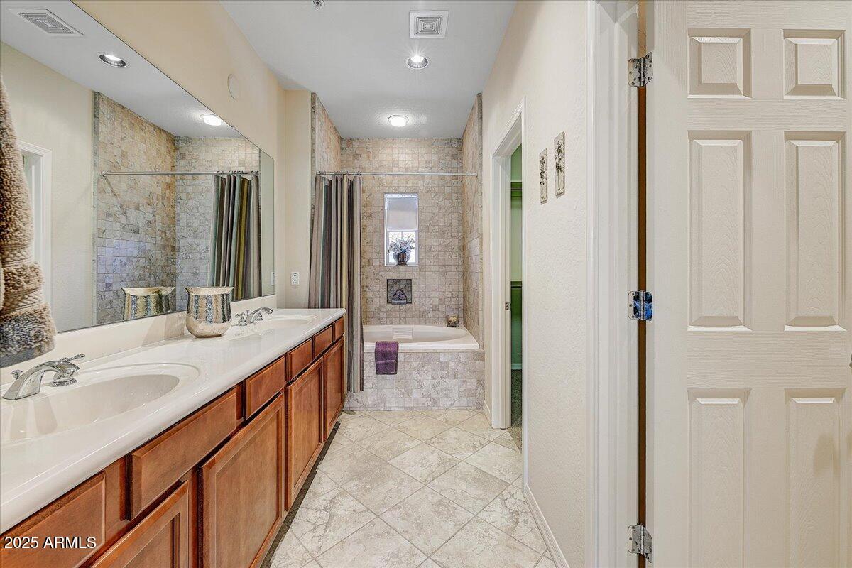 3935 E ROUGH RIDER Road 1191