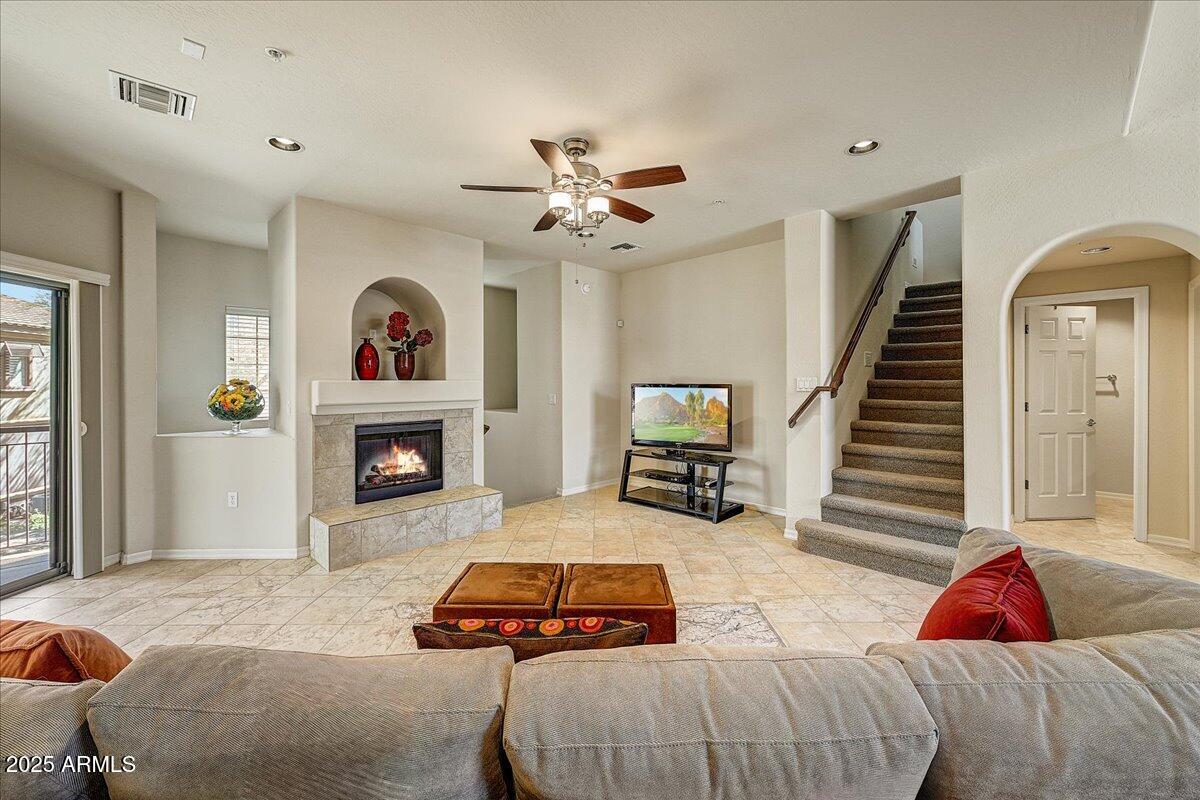 3935 E ROUGH RIDER Road 1191